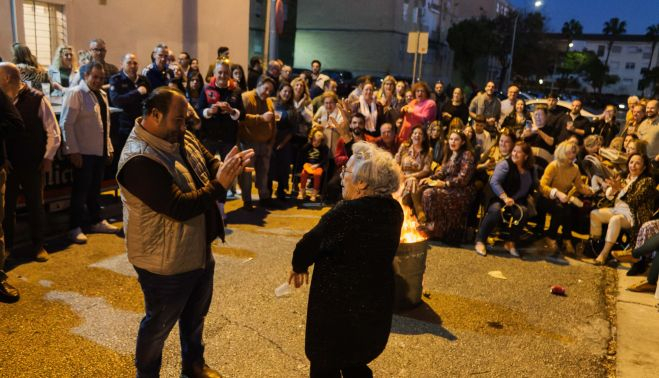 Cópala, baile y compás: la Zambomba de Jerez.    MANU GARCÍA  
