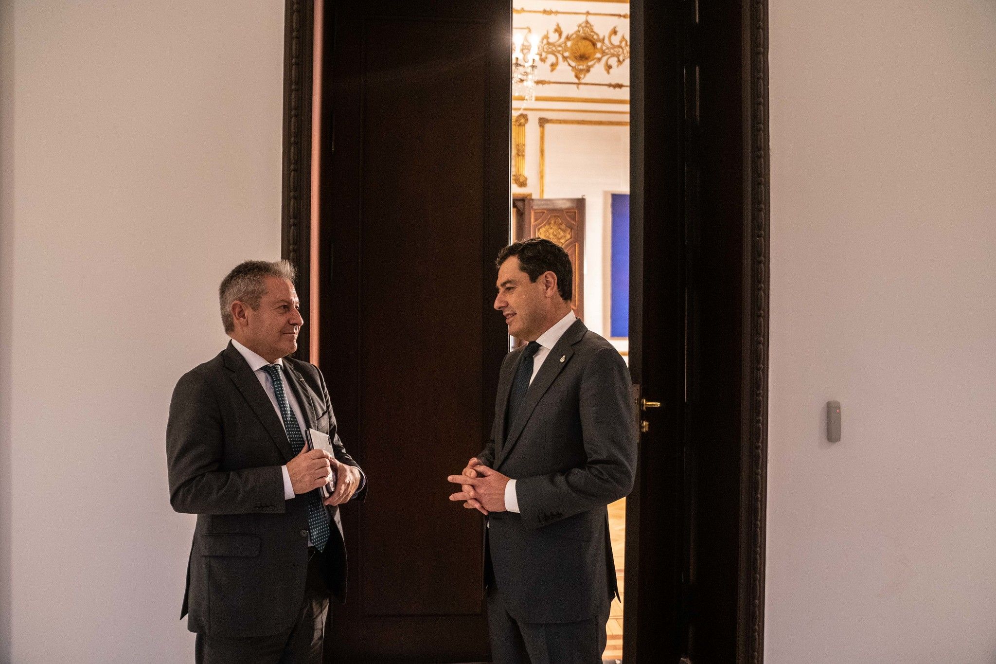 El presidente de la Junta de Andalucía, Juanma Moreno, se ha reunido hoy en el Palacio de San Telmo con el presidente de Airbus España, Alberto Gutiérrez. JUNTA ANDALUCÍA El presidente de la Junta de Andalucía, Juanma Moreno, se ha reunido hoy en el Palacio de San Telmo con el presidente de Airbus España, Alberto Gutiérrez. JUNTA ANDALUCÍA