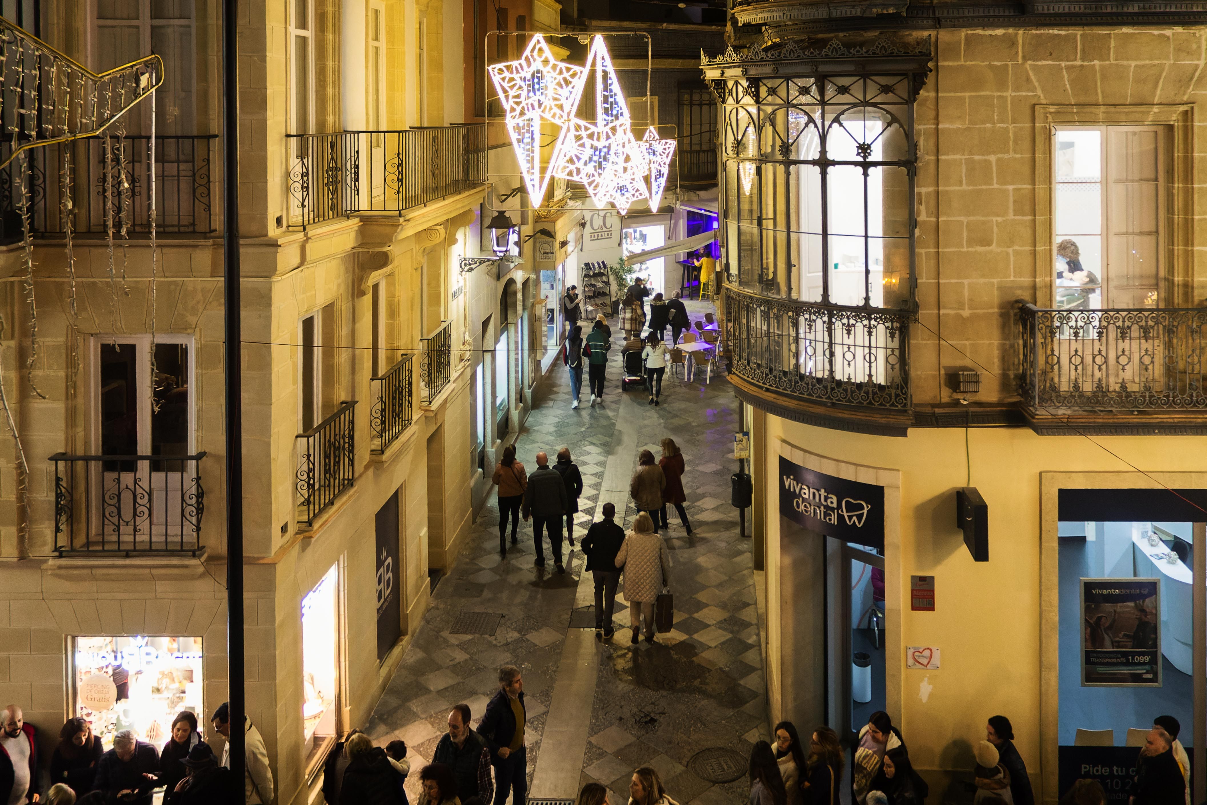 Imagen del alumbrado en el centro de Jerez. El PP denuncia que el Ayuntamiento se haya 'olvidado' de las barriadas rurales.