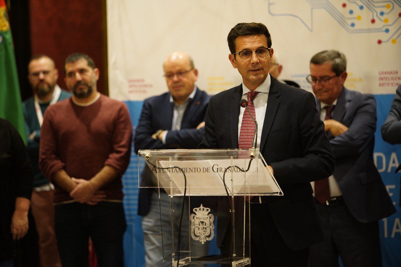 Francisco Cuenca, alcalde de Granada, tras conocer la decisión.