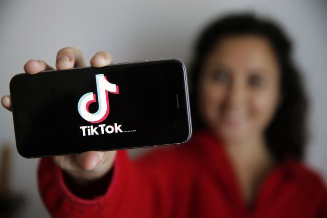 Alertan del posible uso de TikTok para espiar a sus usuarios.