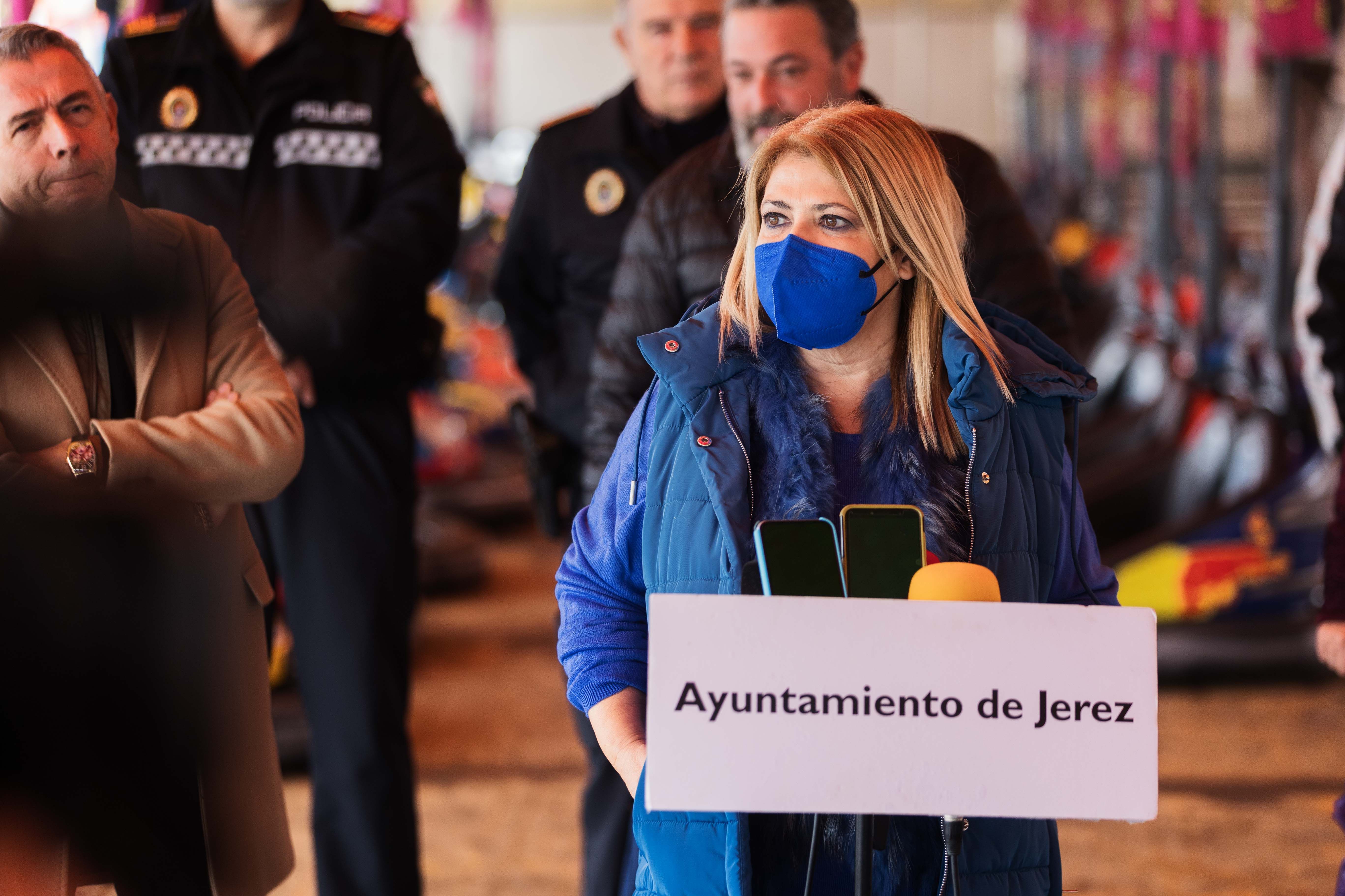 La alcaldesa durante su intervención en el acto de presentación.    MANU GARCÍA
