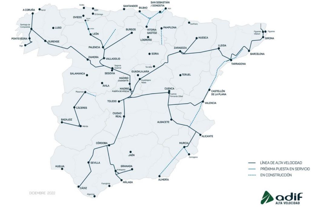 Según ADIF hay una línea de alta velocidad de Sevilla a Cádiz.