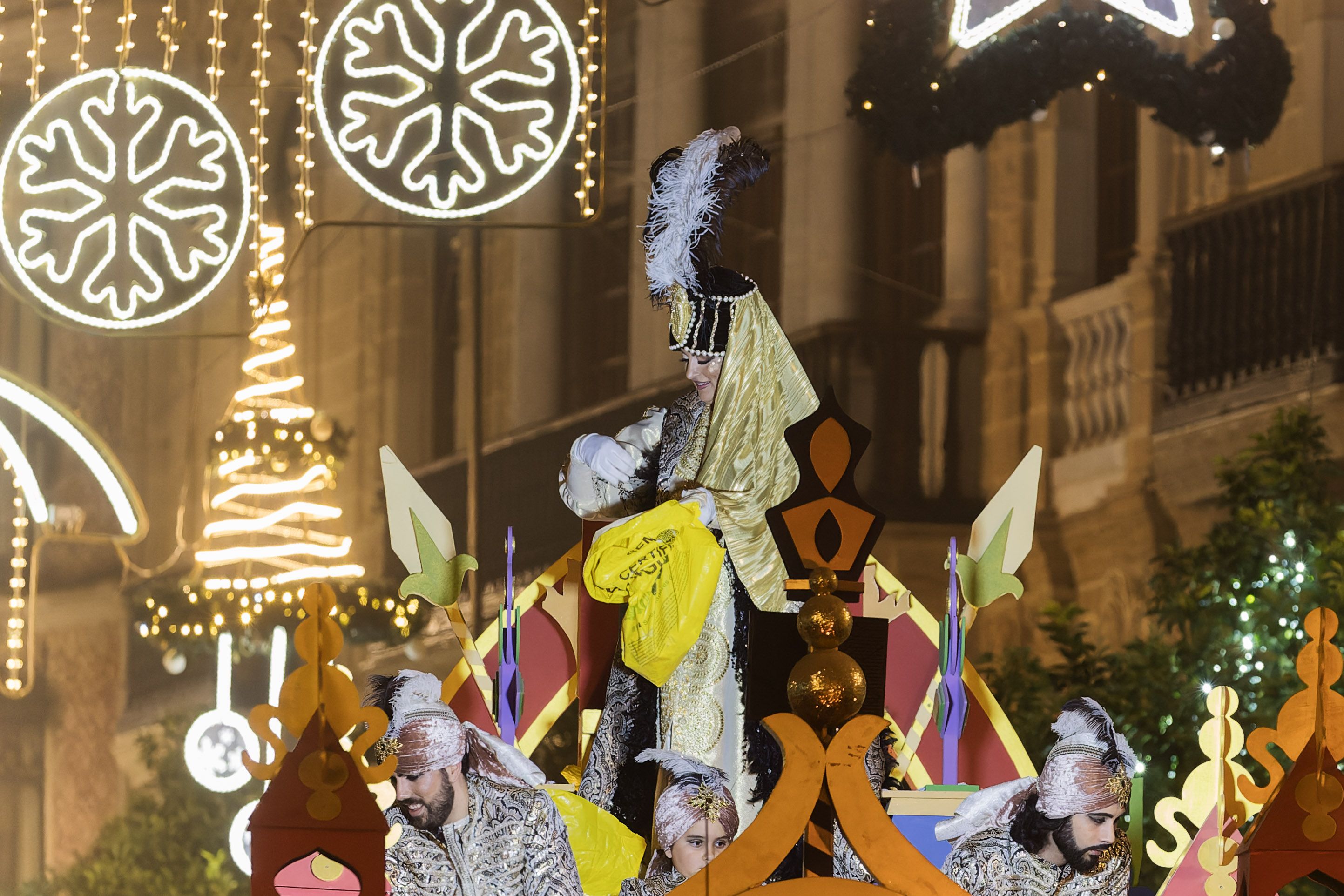 La cabalgata de la Cartera Real a su paso por las calles de Jerez