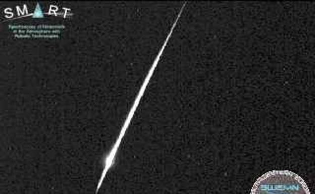 Una gran bola de fuego atraviesa el cielo desde el Golfo de Cádiz hasta Huelva. SMART Una gran bola de fuego atraviesa el cielo desde el Golfo de Cádiz hasta Huelva. SMART