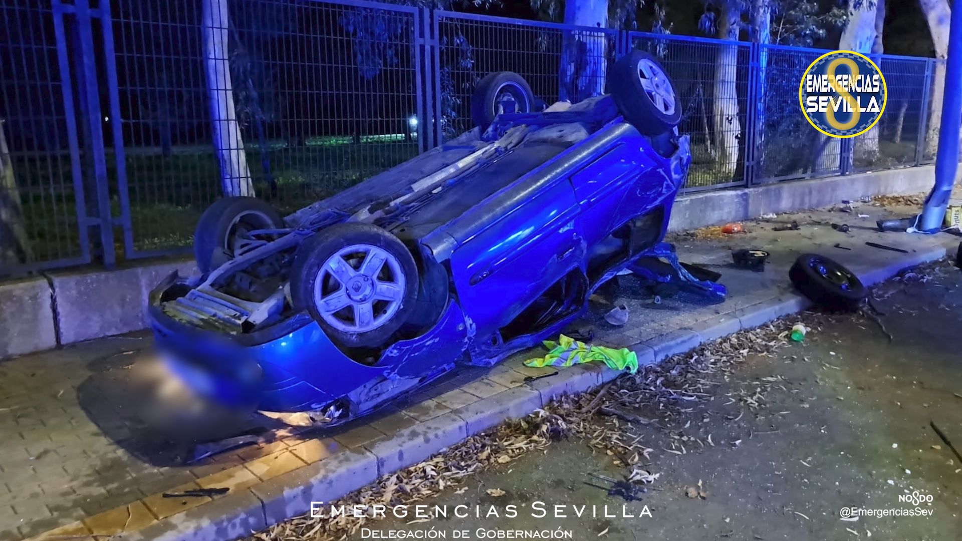 Así ha quedado el coche accidentado en Sevilla. Así ha quedado el coche accidentado en Sevilla.
