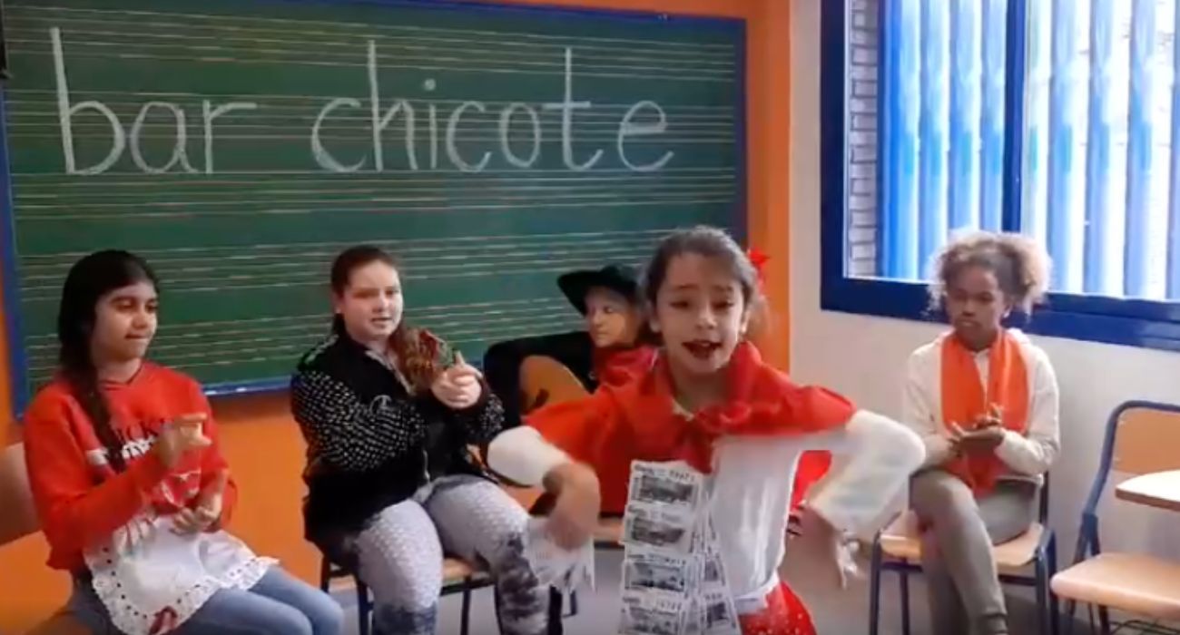 Así han recordado a Lola Flores en el CEIP San Juan de Dios. Así han recordado a Lola Flores en el CEIP San Juan de Dios.