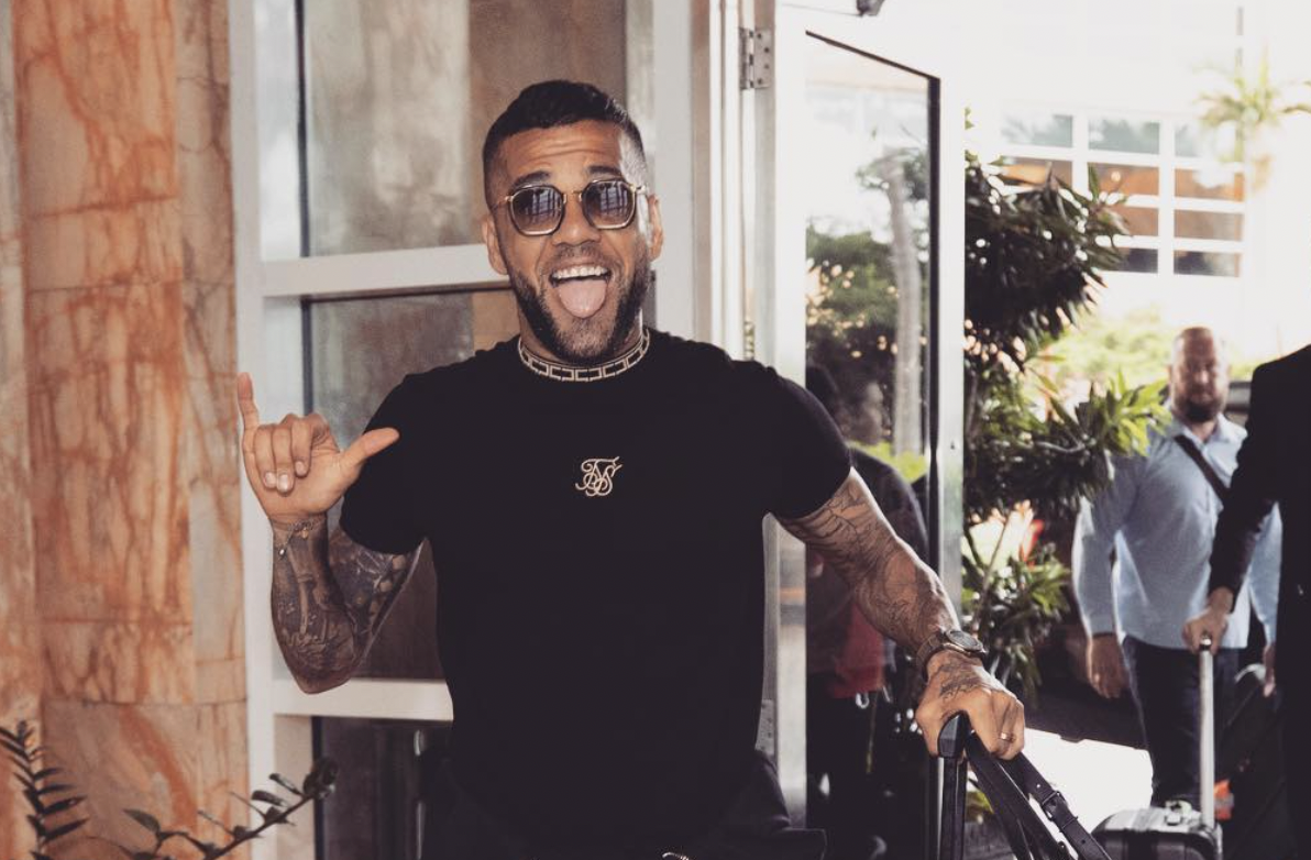 El exfutbolista Dani Alves es procesado por agresión sexual. 