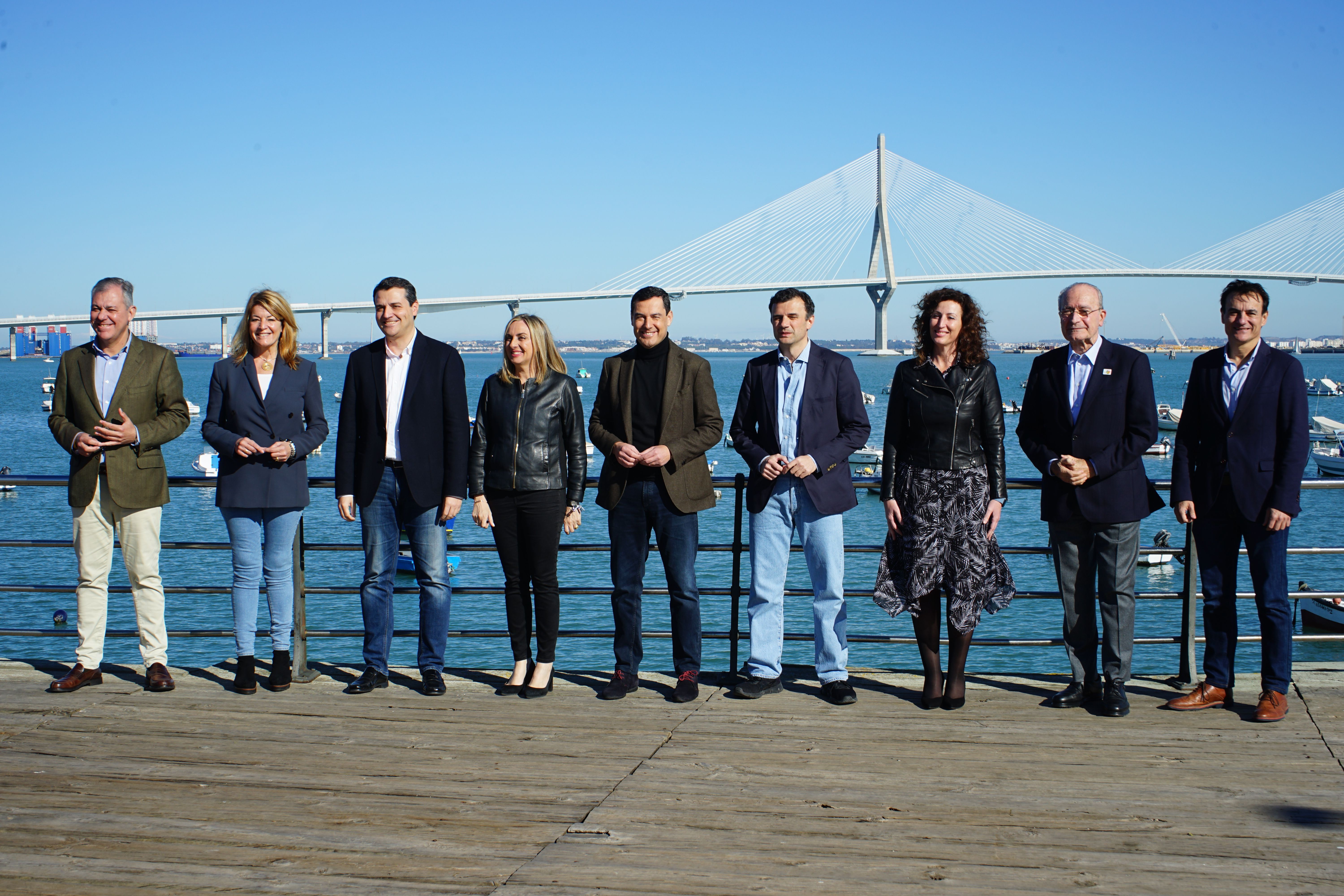 Moreno junto a todos los candidatos del PP en las capitales andaluzas.