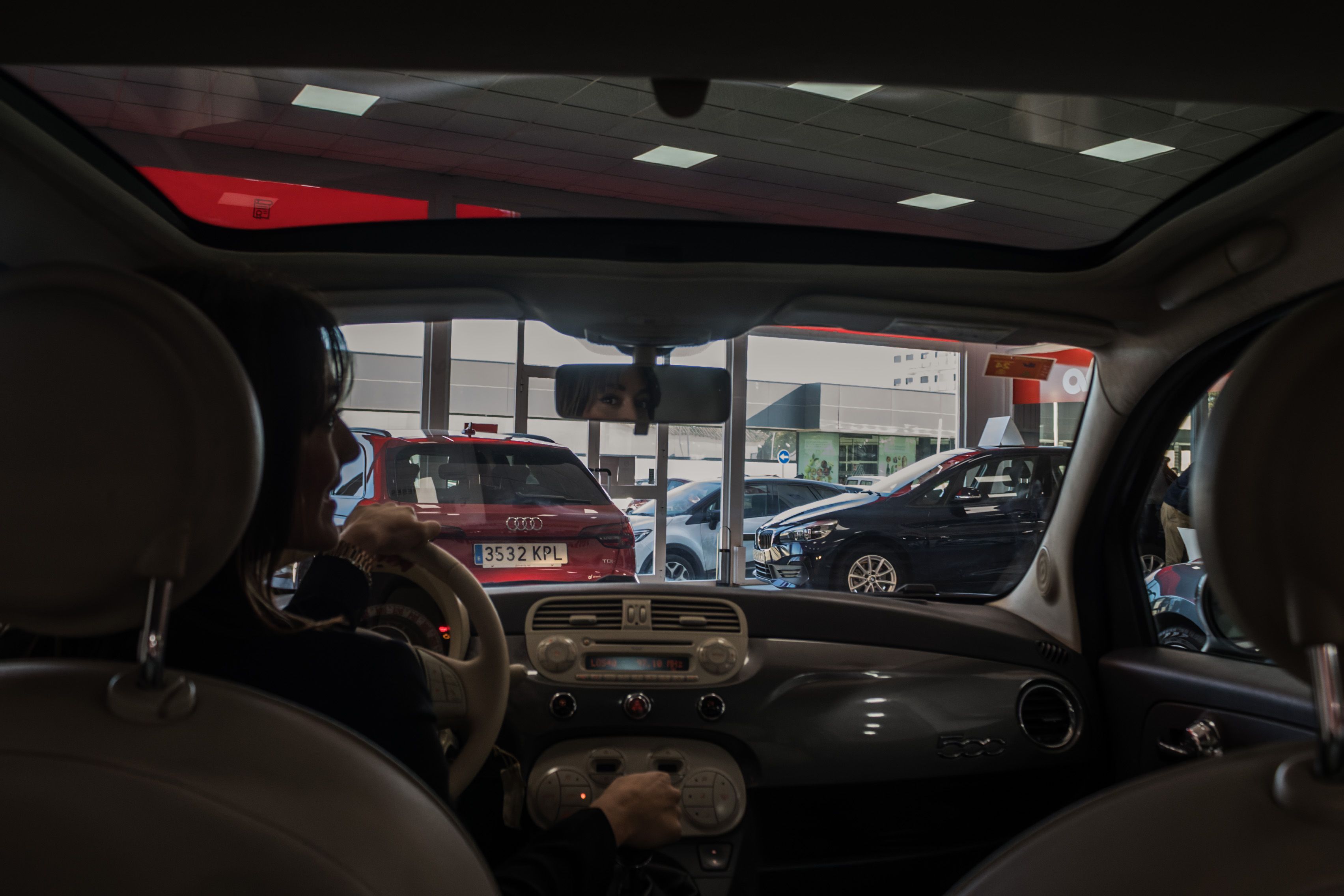 Aspecto del concesionario desde el interior de un coche. CANDELA NÚÑEZ