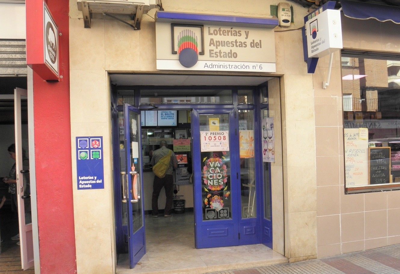 Una administración de Loterías, en una imagen de archivo. El 'Gordo de la Primitiva' acumula 12 millones. Una administración de Loterías, en una imagen de archivo. El 'Gordo de la Primitiva' acumula 12 millones.