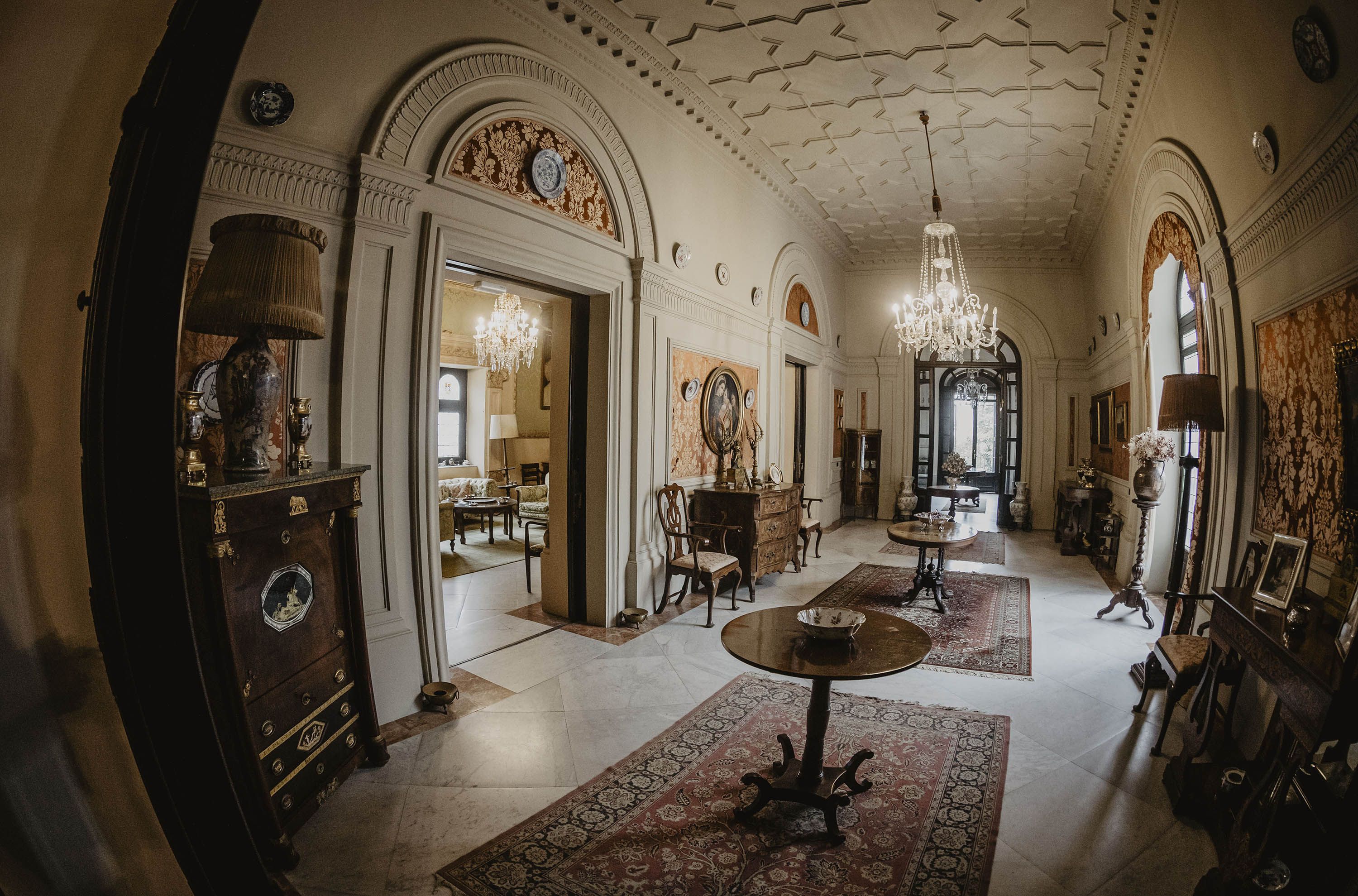 Sala que antecede al comedor en la zona más noble de la casa.     ESTEBAN