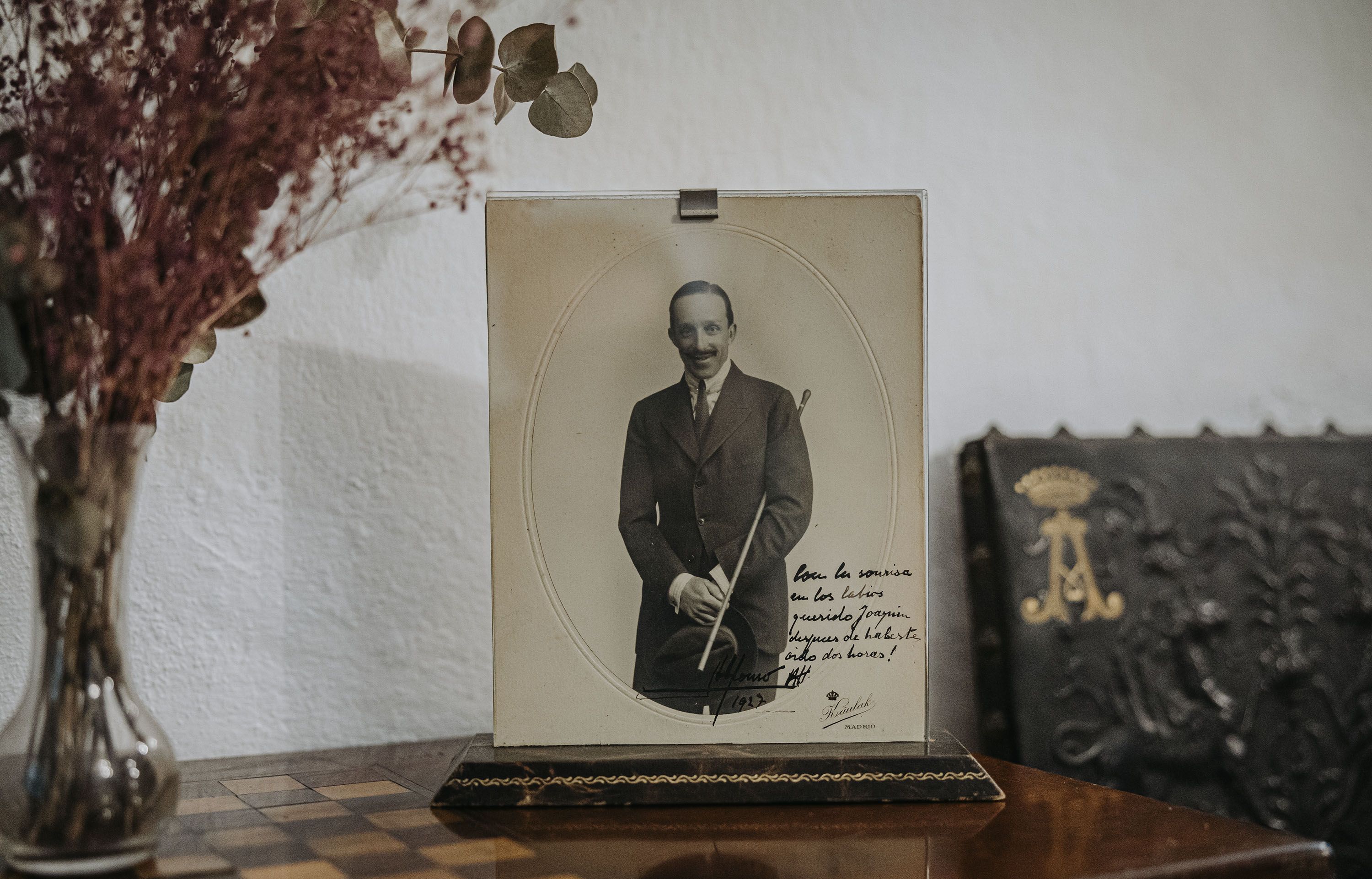Retrato dedicado del rey Alfonso XIII.      ESTEBAN