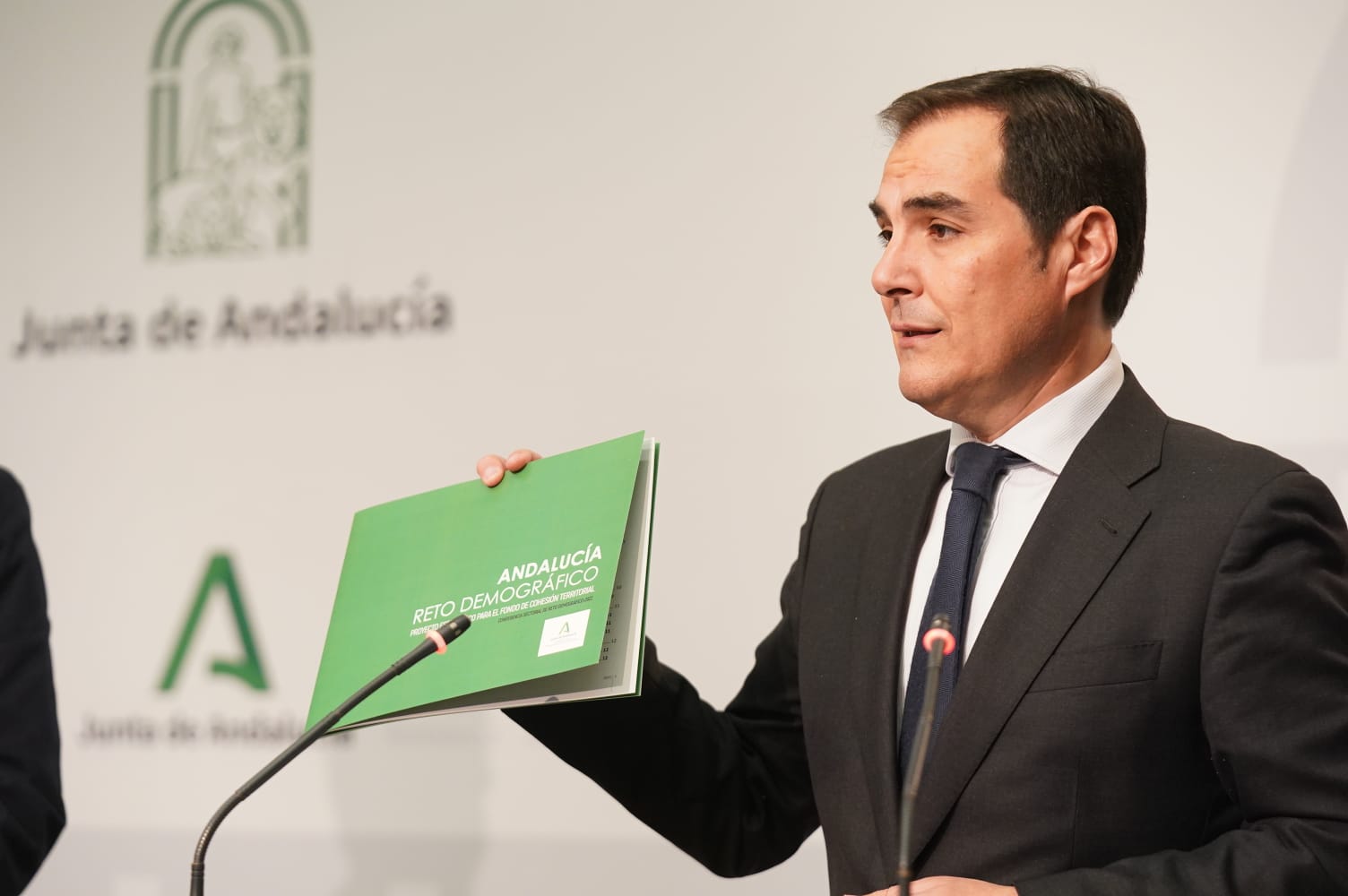 El consejero de Justicia, José Antonio Nieto, durante una presentación en el Parlamento de Andalucía..