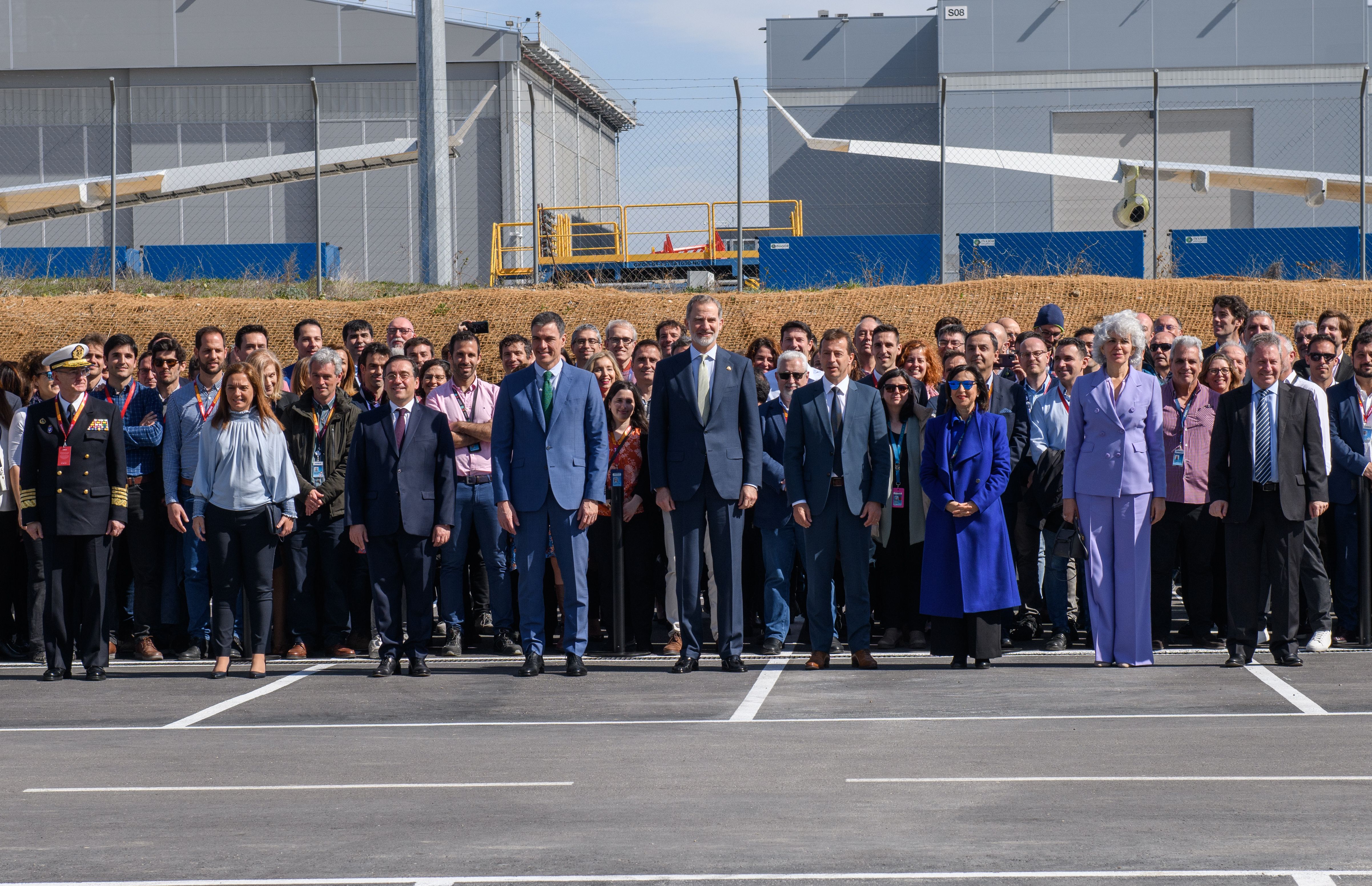 La tradicional foto de familia en una de las instalaciones de Getafe. AIRBUS