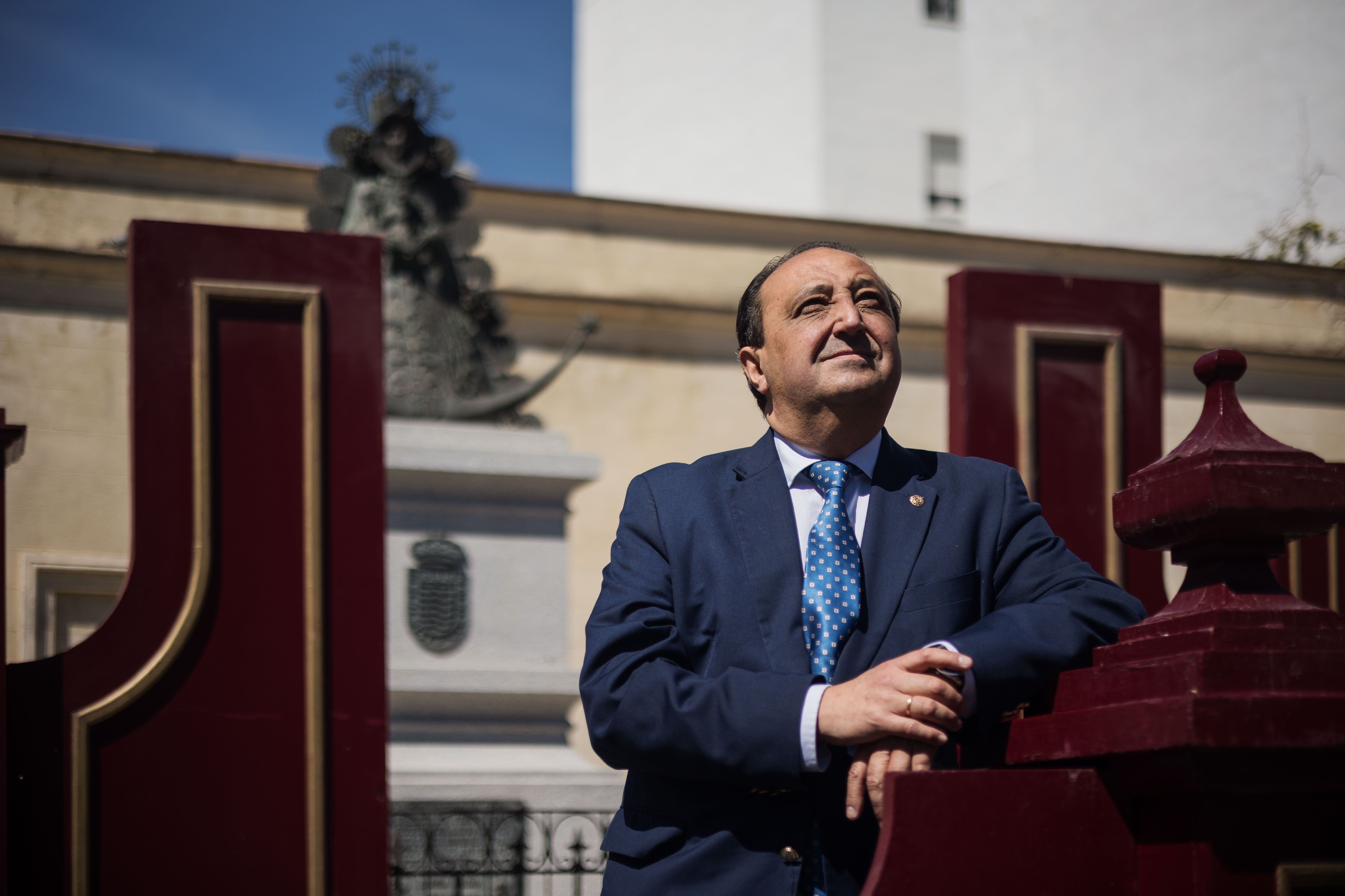 Francisco Zurita en Aladro donde se instala el palquillo.     MANU GARCÍA 