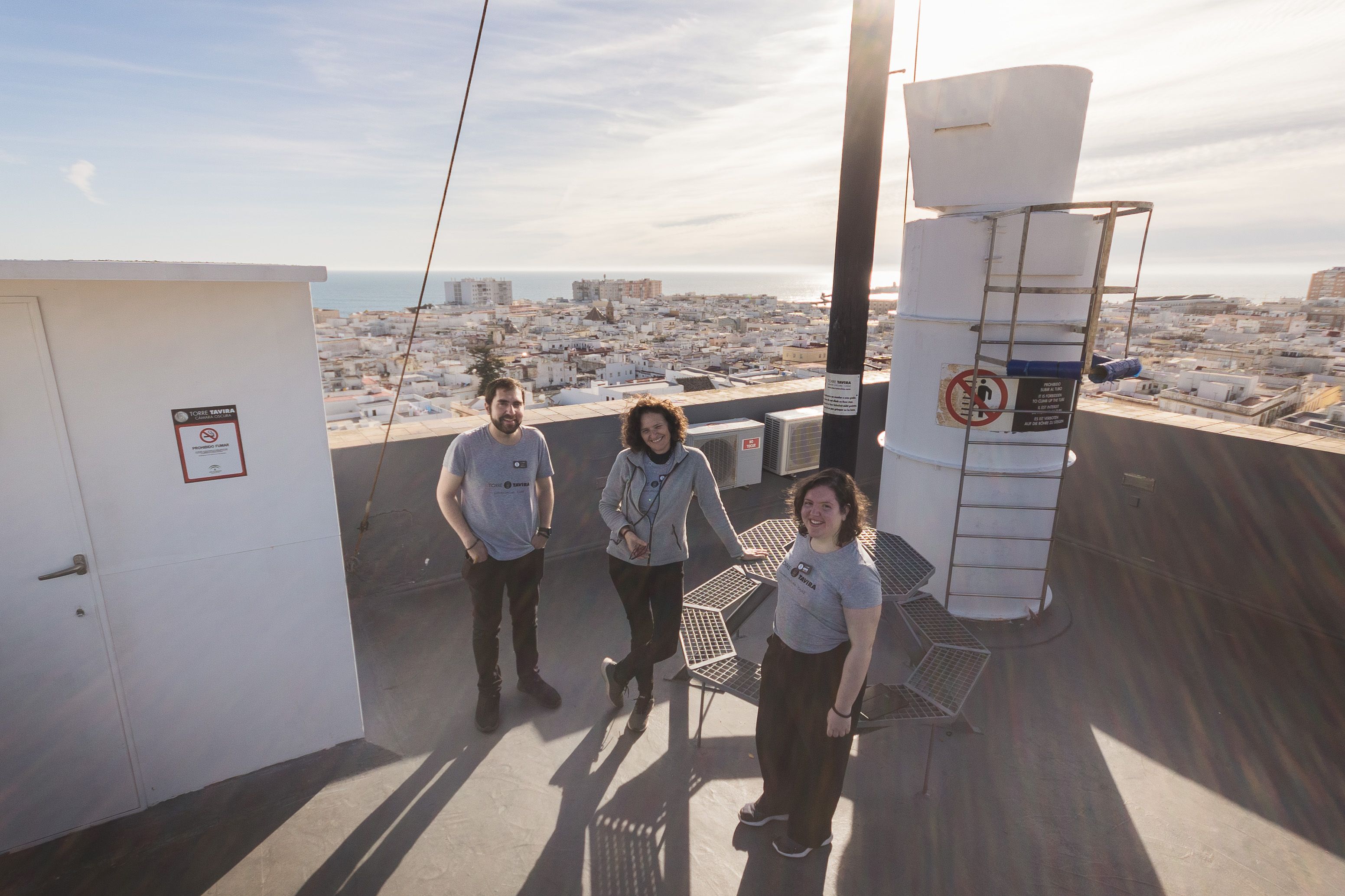 Belén, Pablo y Araceli en la terraza de la torre mirador. 