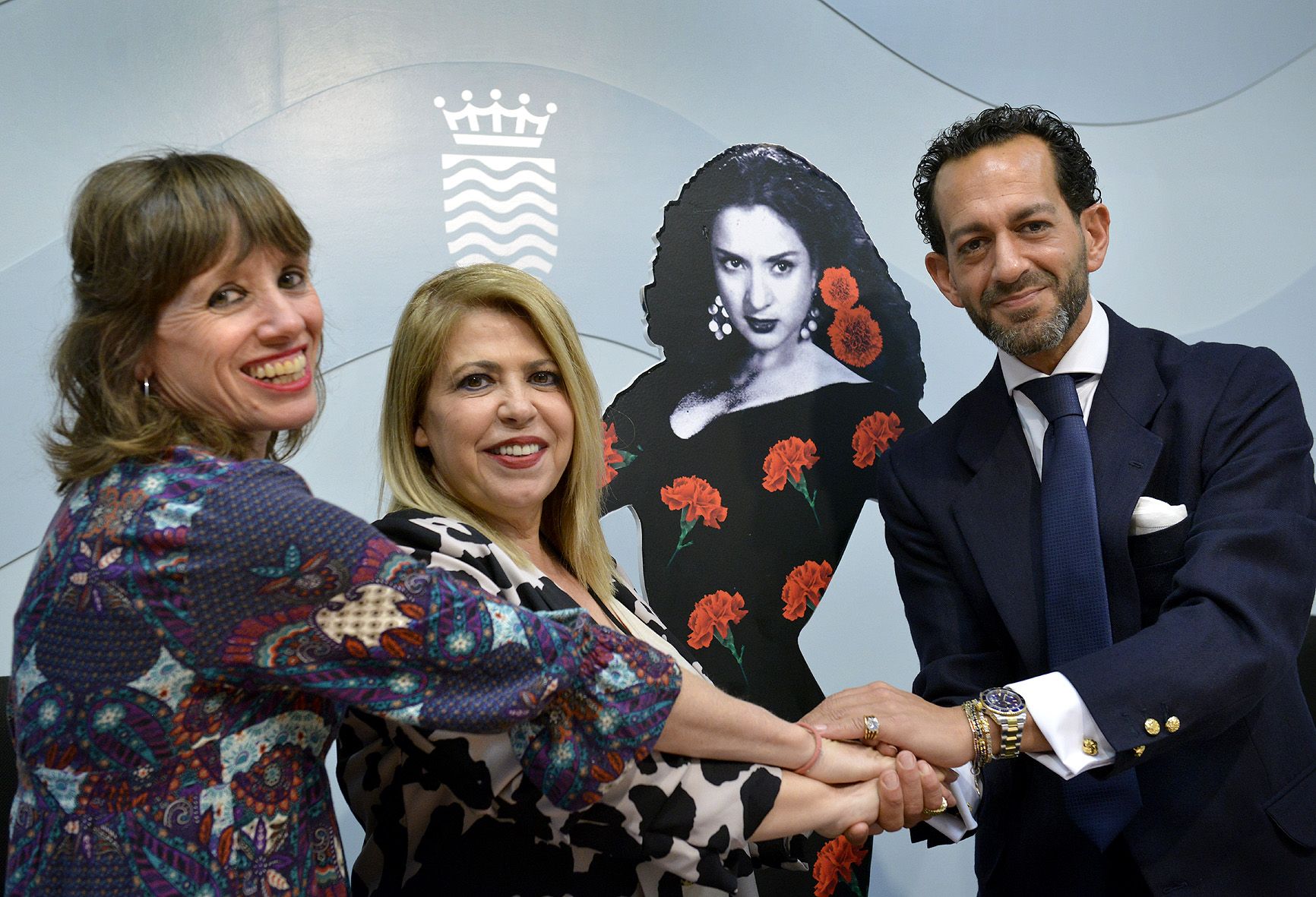 Mamen Sánchez, Laura Álvarez y el joyero Ignacio del Pilar Roldán, en la rueda sobre el Museo de Lola Flores.