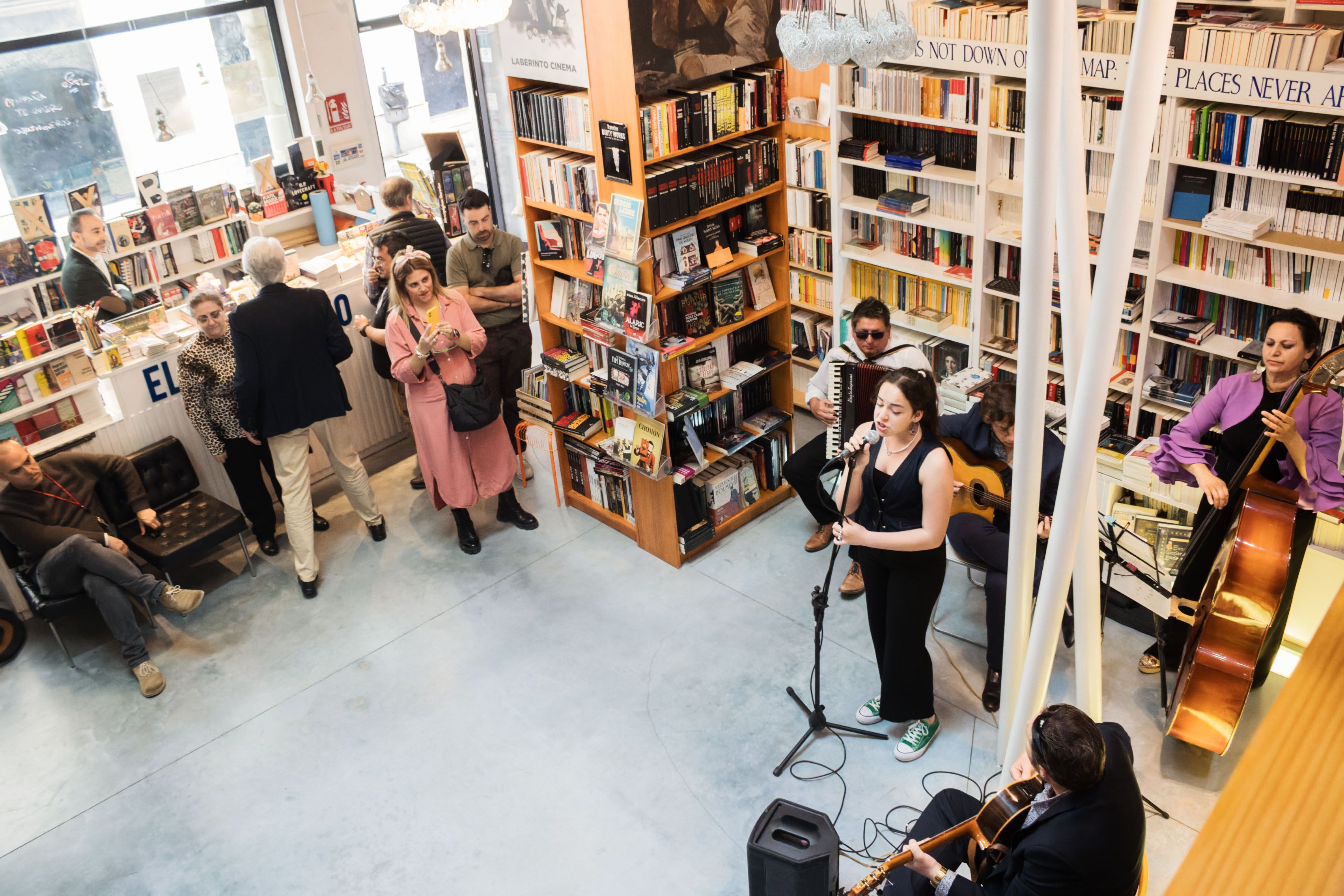 ANIVERSARIO LIBRERIA LABERINTO 3
