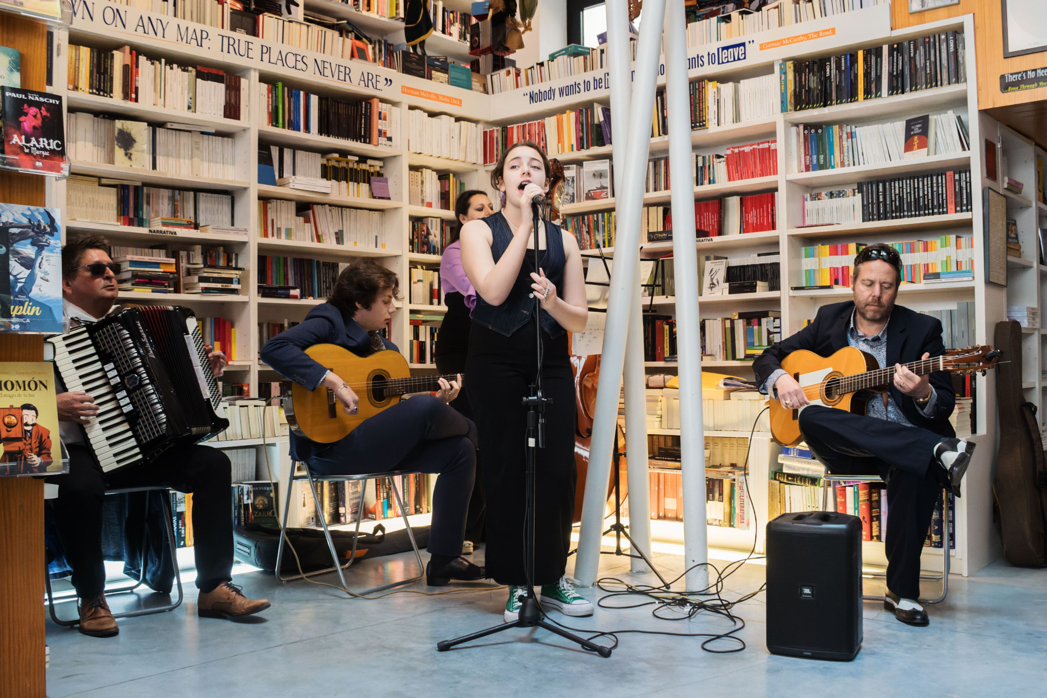 ANIVERSARIO LIBRERIA LABERINTO 4