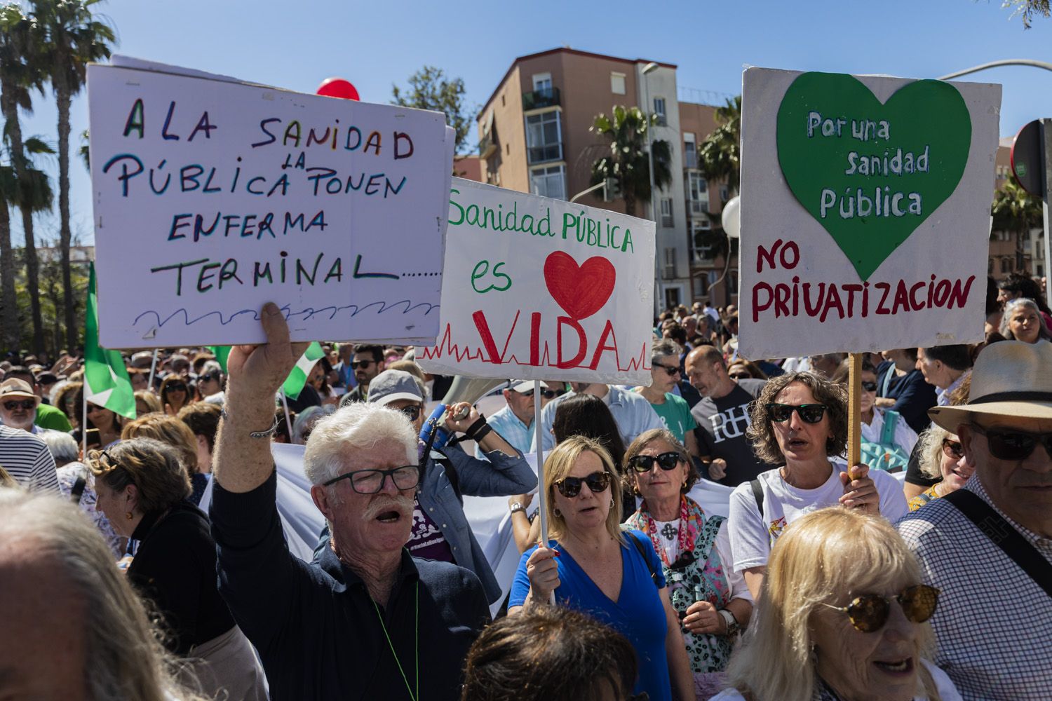 Movilización en defensa de los sanitarios y a favor de la retirada de la orden con las tarifas en la Atención Primaria por parte del SAS, imagen de archivo.