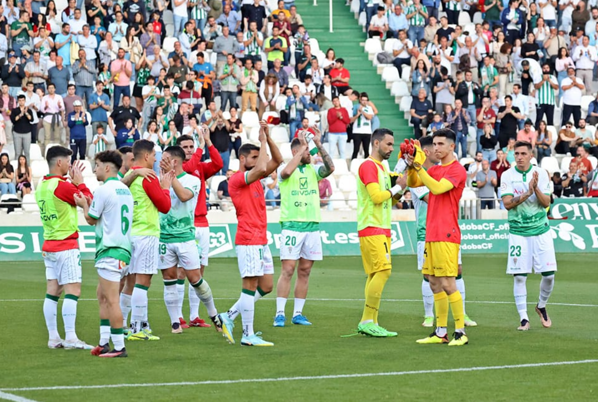 Los jugadores del Córdoba FC al término del partido.