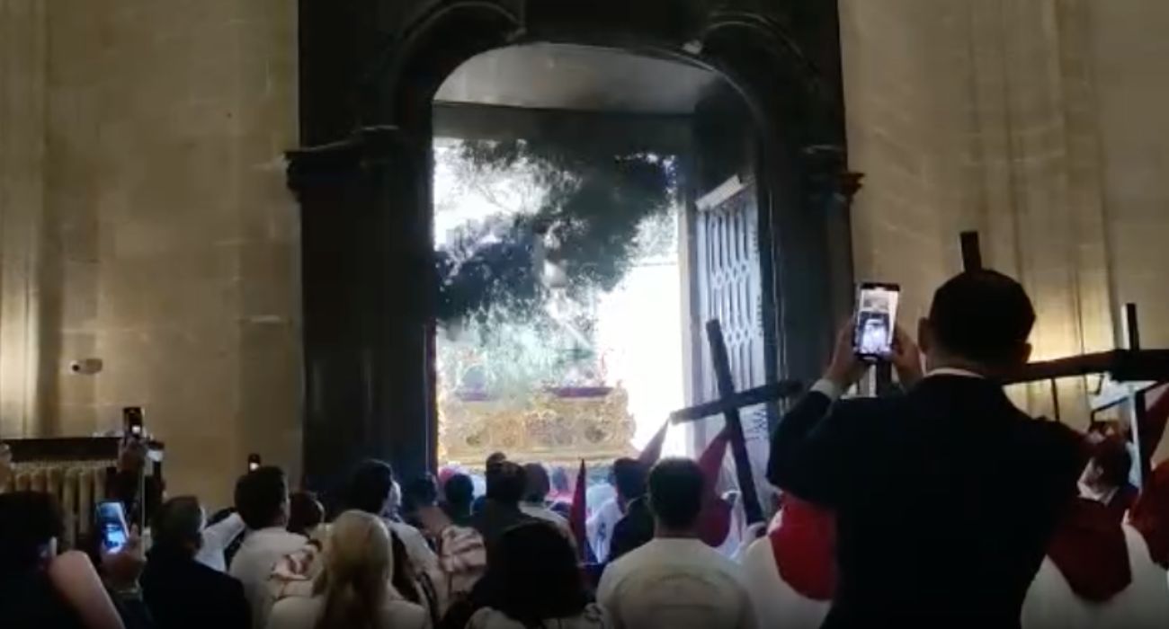 Momento en el que se rompe el olivo del Prendimiento. Momento en el que se rompe el olivo del Prendimiento.