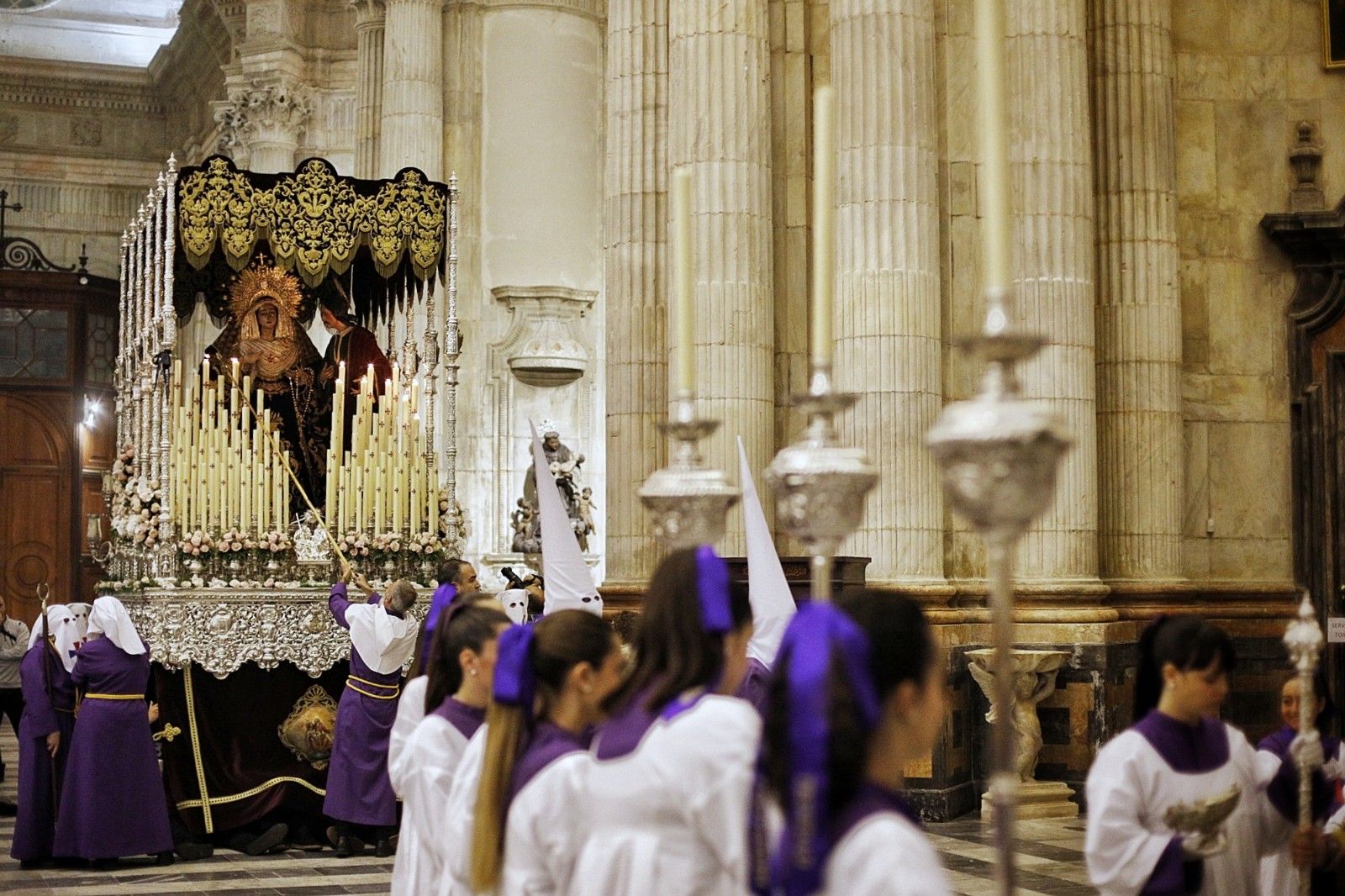 JUEVES SANTO Y MADRUGÁ CÁDIZ 2023 
