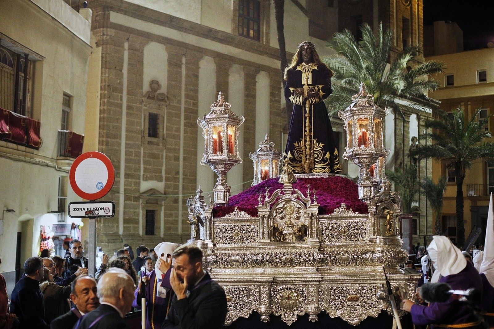 JUEVES SANTO Y MADRUGÁ CÁDIZ 2023 