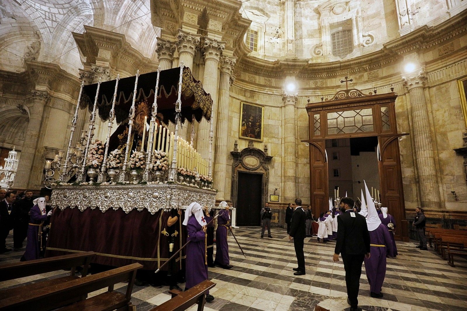 JUEVES SANTO Y MADRUGÁ CÁDIZ 2023 
