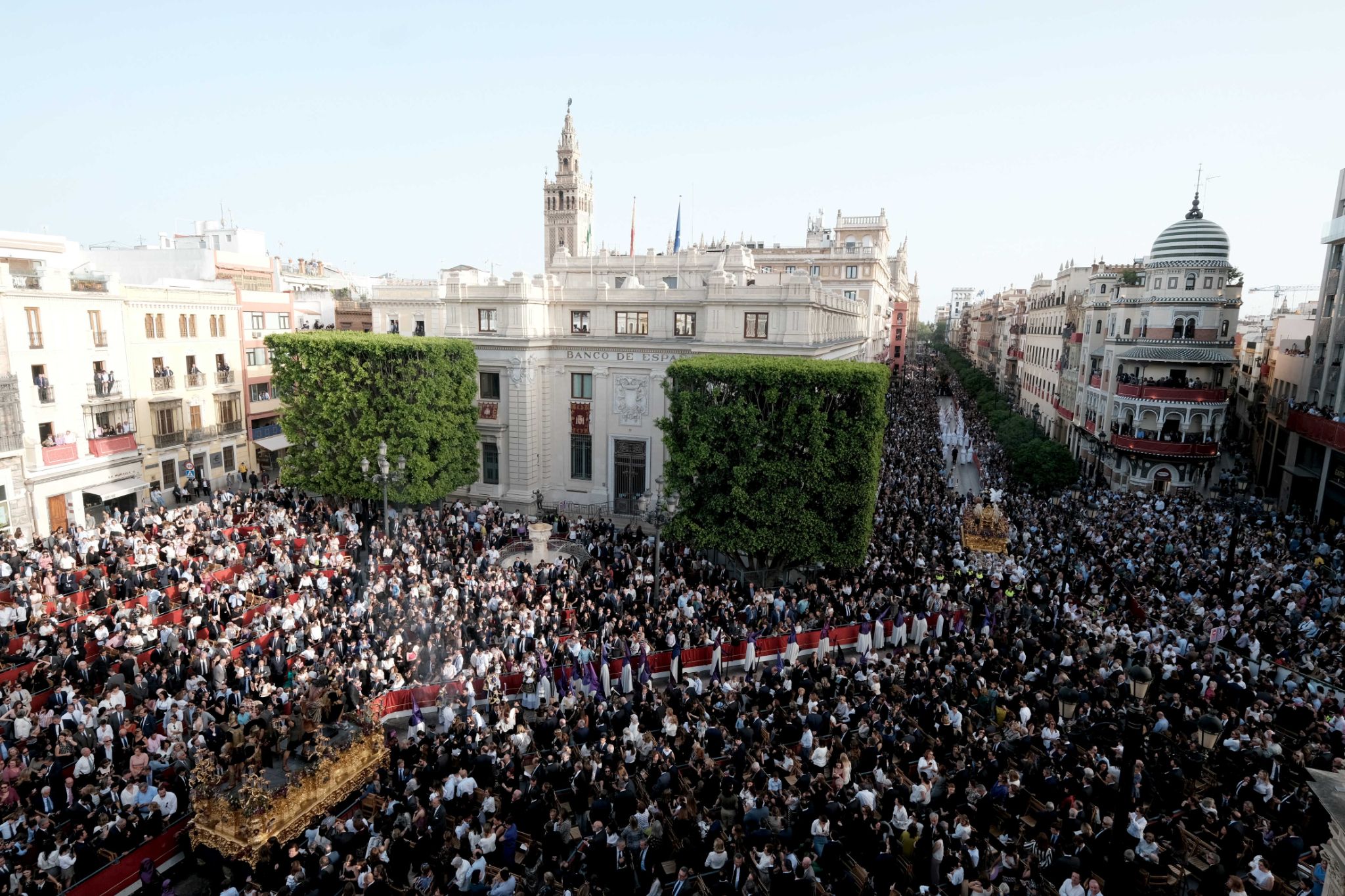 Centro de Sevilla en el Santo Entierro Magno. 