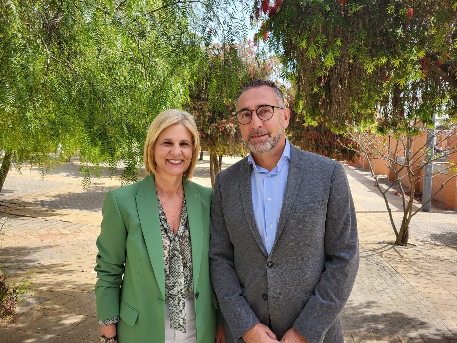María José García-Pelayo, junto a Tomás Sampalo, en una imagen de archivo. María José García-Pelayo, junto a Tomás Sampalo, en una imagen de archivo.