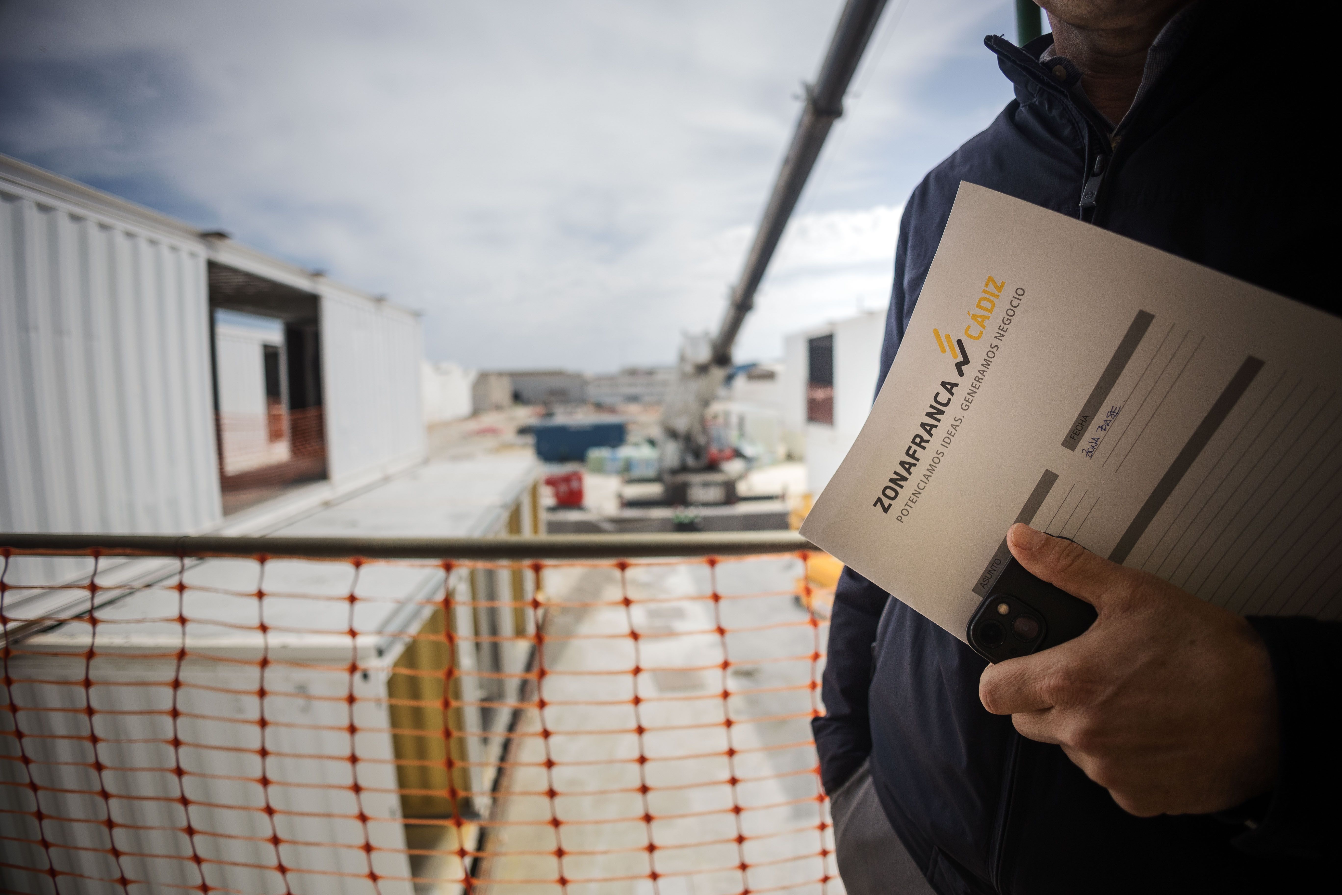Visita a las obras del edificio que albergará la incubadora.