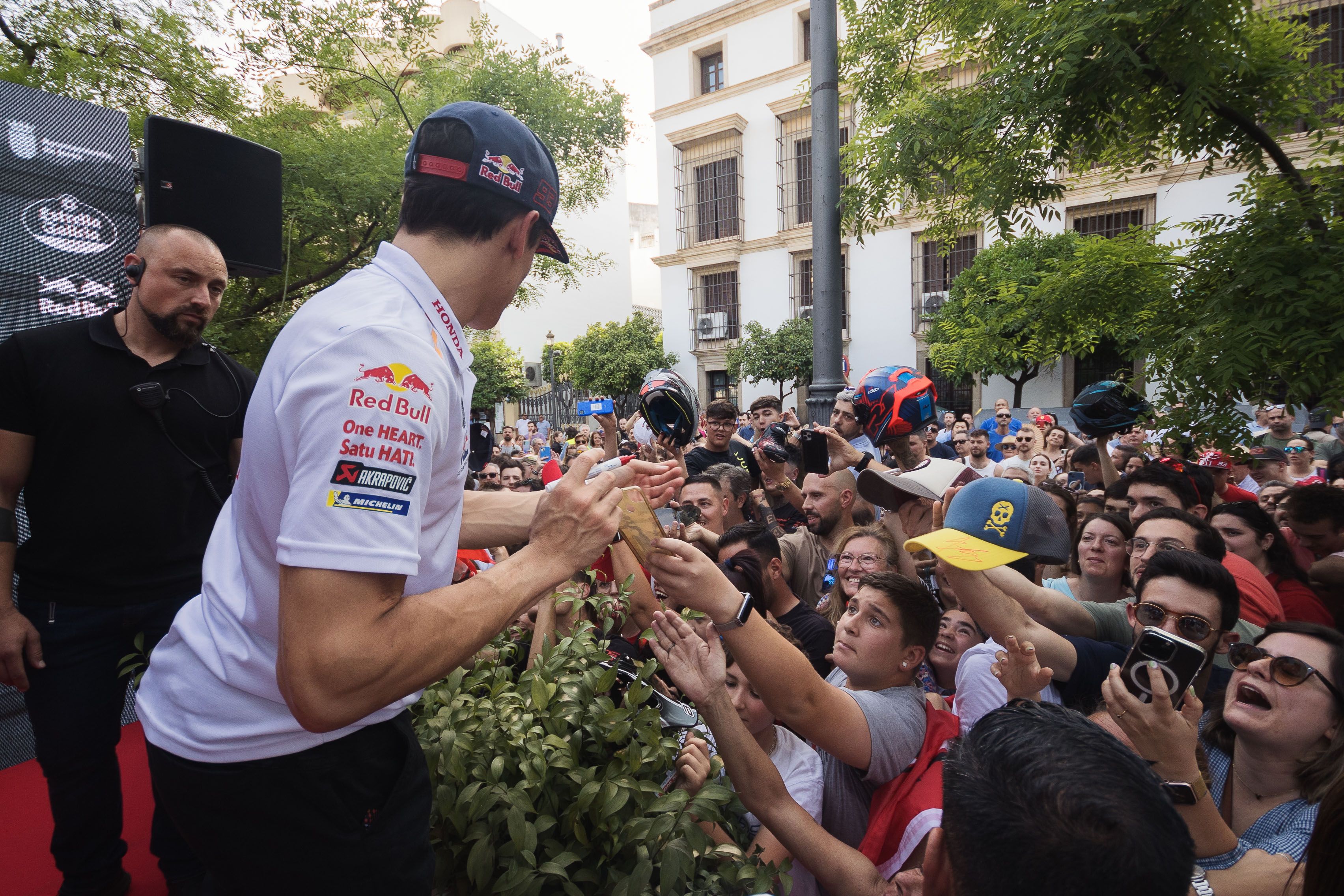 Inauguración de Garage 93 de Marc Márquez 23