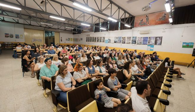 Asistentes a un acto muy emotivo.