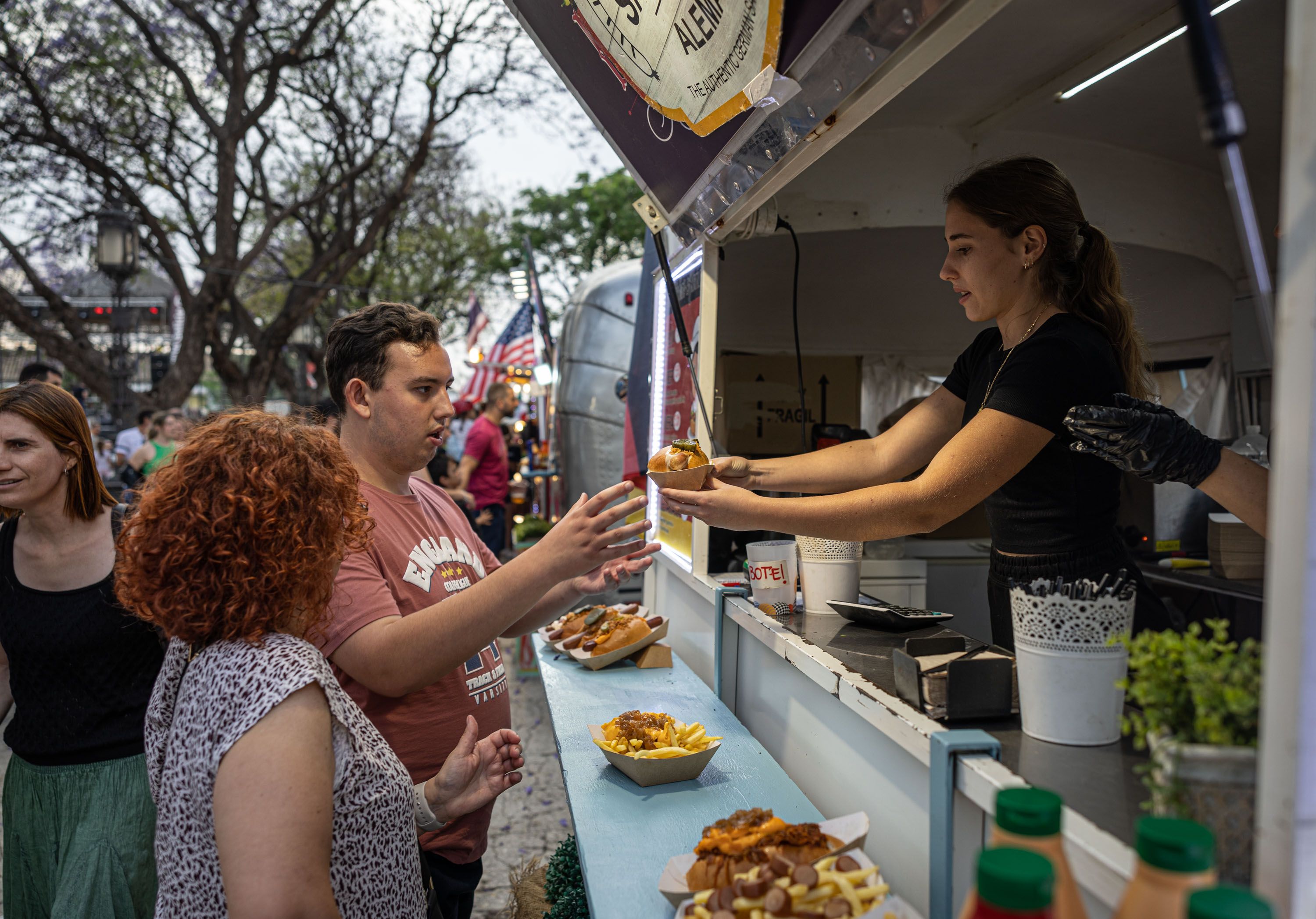 Clientes en el Festival de Foodtrucks de Jerez del año anterior.