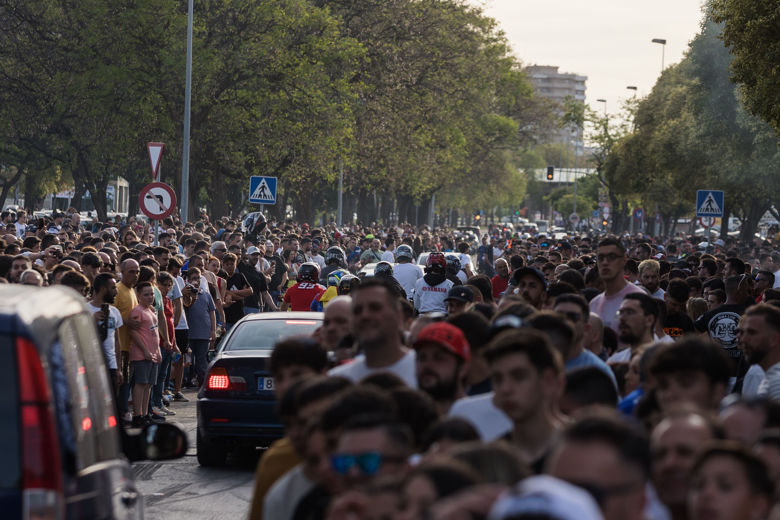 Ambiente de sábado motero en Jerez