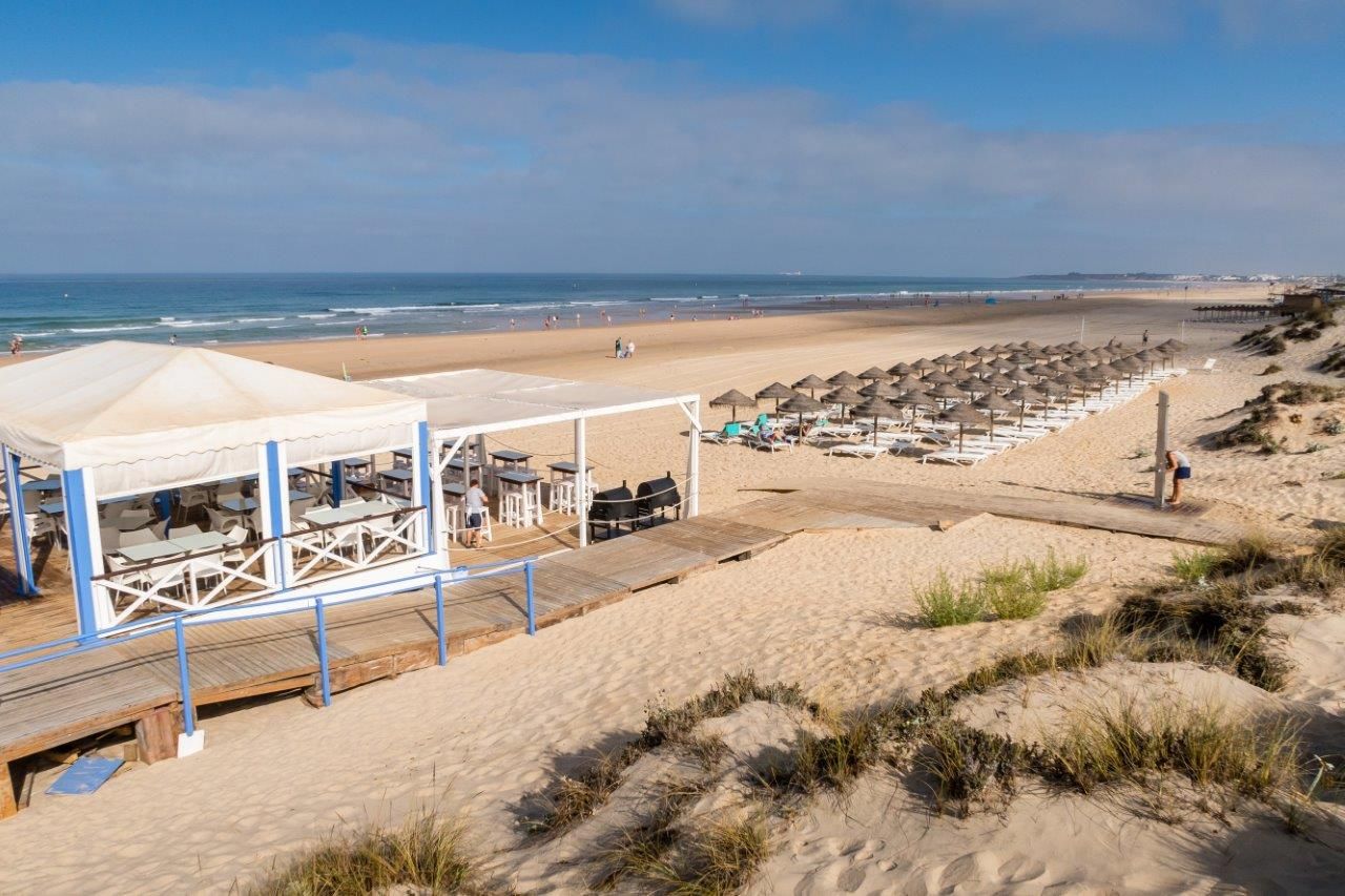 Vista de la playa de la Barrosa en Chiclana.