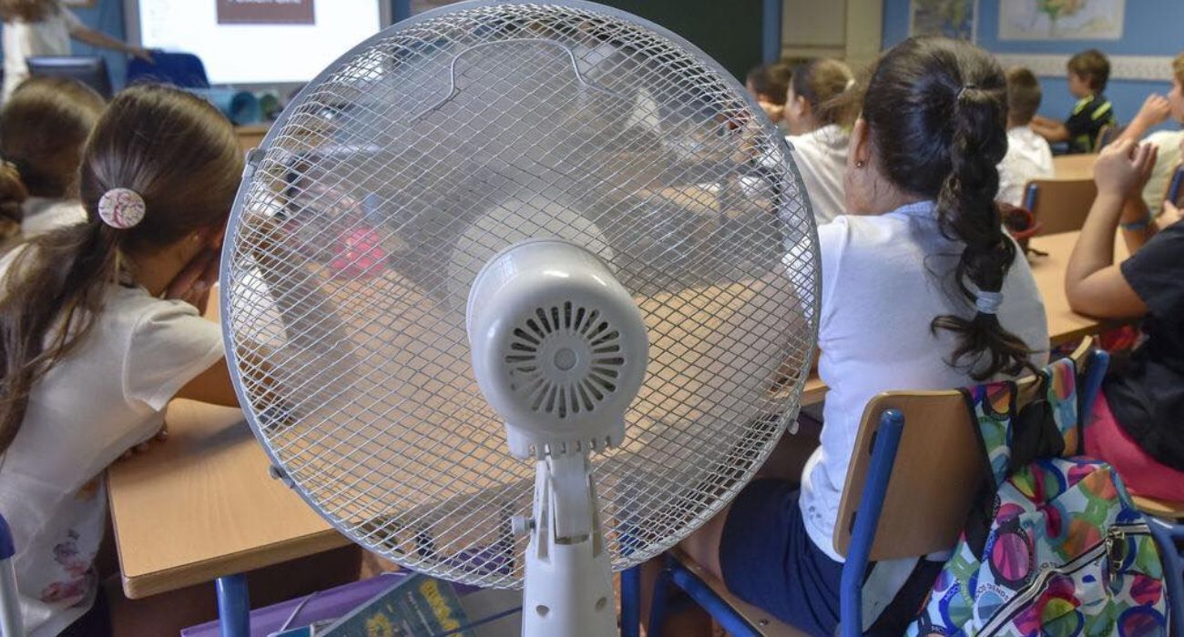 Un ventilador en un colegio, en una imagen de archivo.