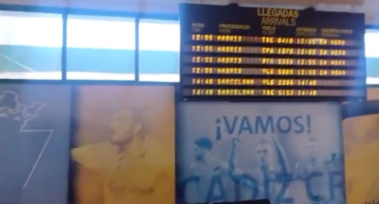 Murales del Cádiz CF en el Aeropuerto de Jerez. Murales del Cádiz CF en el Aeropuerto de Jerez.