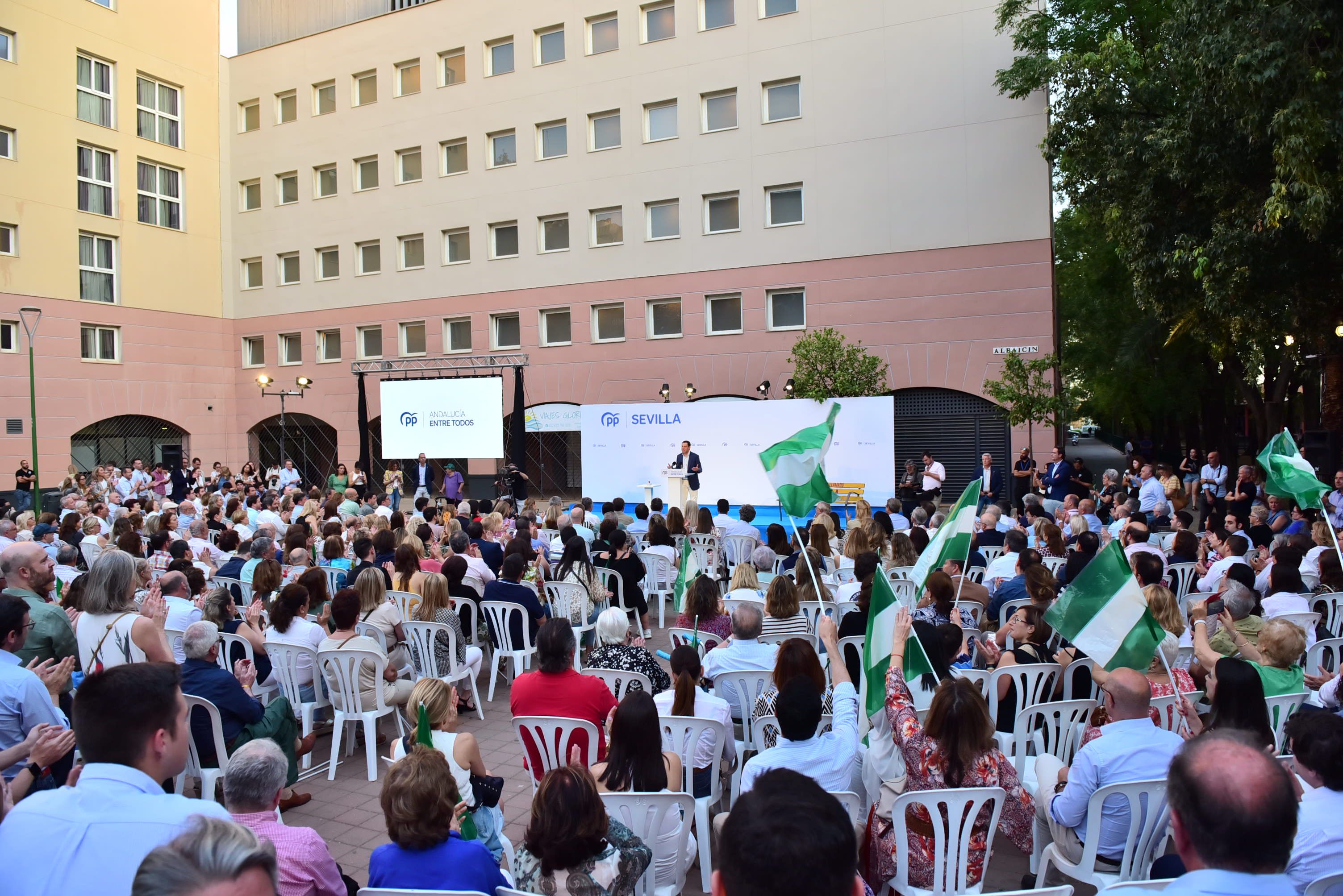 Acto del PP en Sevilla, horas antes del inicio de la campaña de las municipales, el pasado jueves.