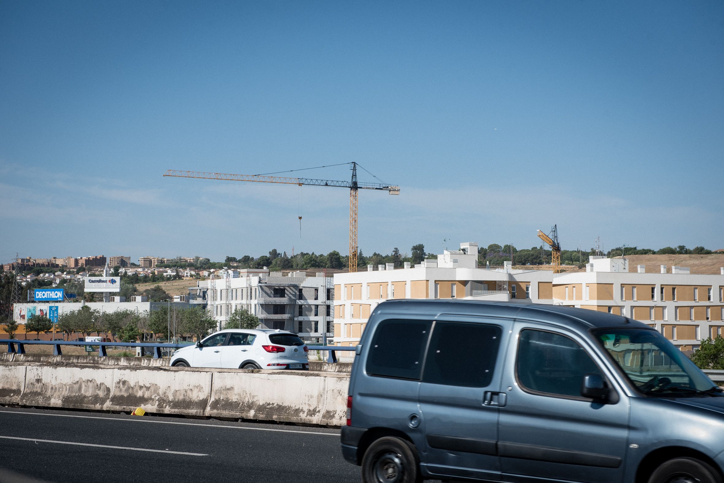 Una imagen reciente de un edificio de viviendas en construcción. 