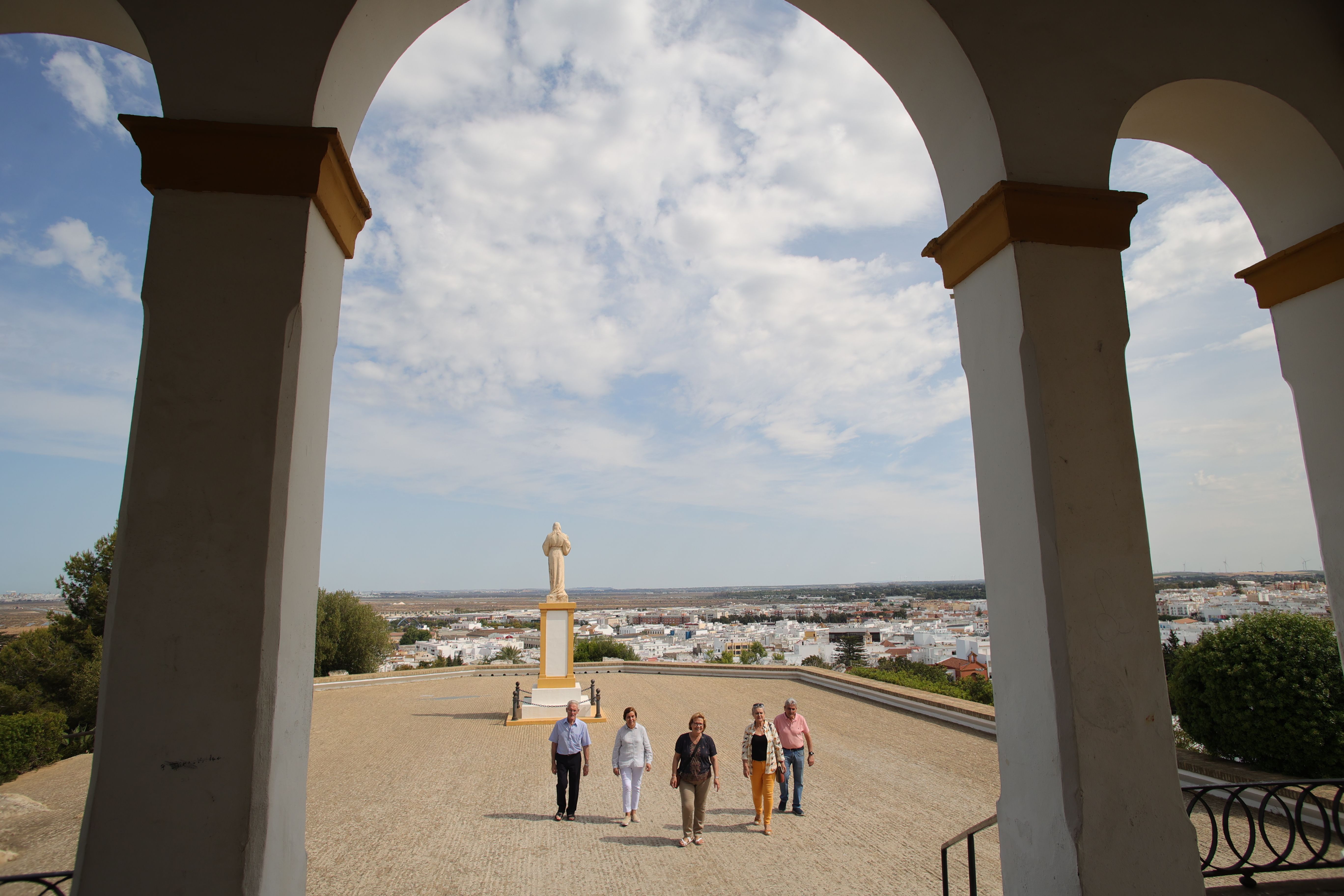 Vista de la ermita en Chiclana. 