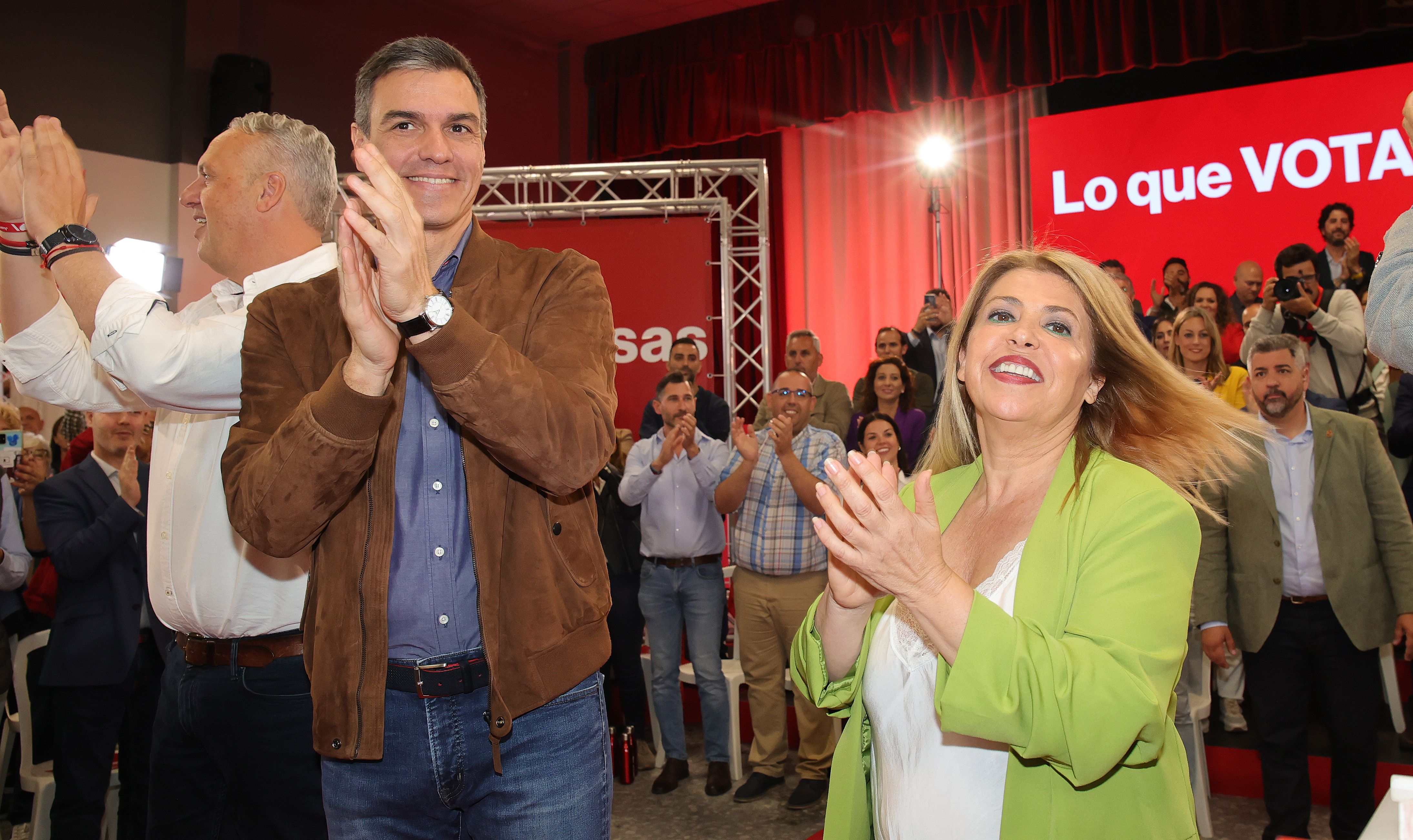 Mamen con Pedro Sánchez