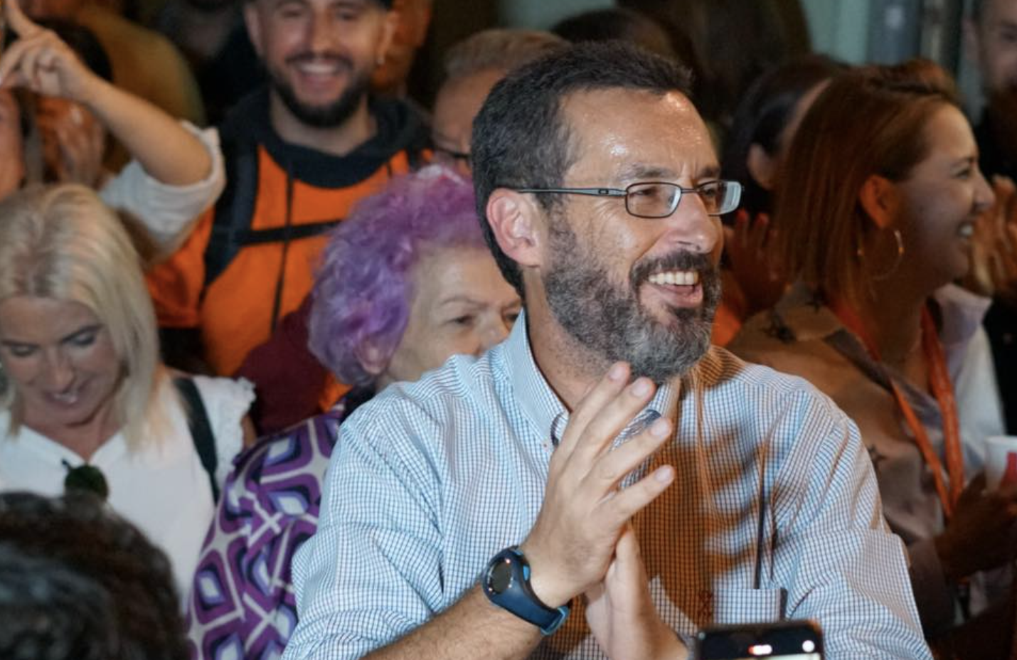 Juan Franco, este pasado 28M por la noche, celebrando su nuevo triunfo en La Línea. Juan Franco, este pasado 28M por la noche, celebrando su nuevo triunfo en La Línea.