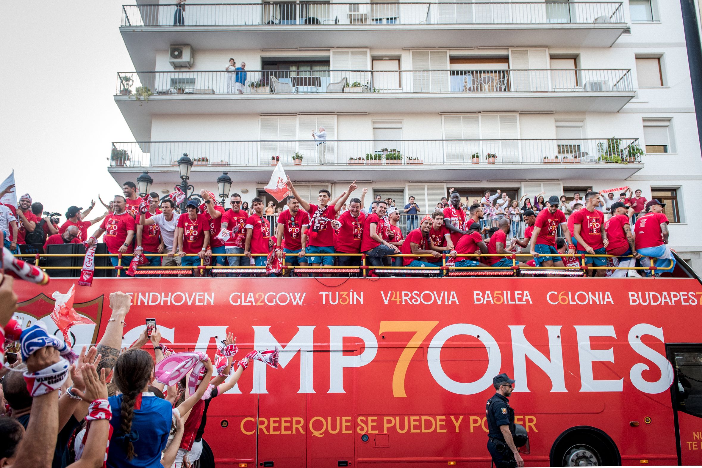 El autobús de los heptacampeones de la Europa League.