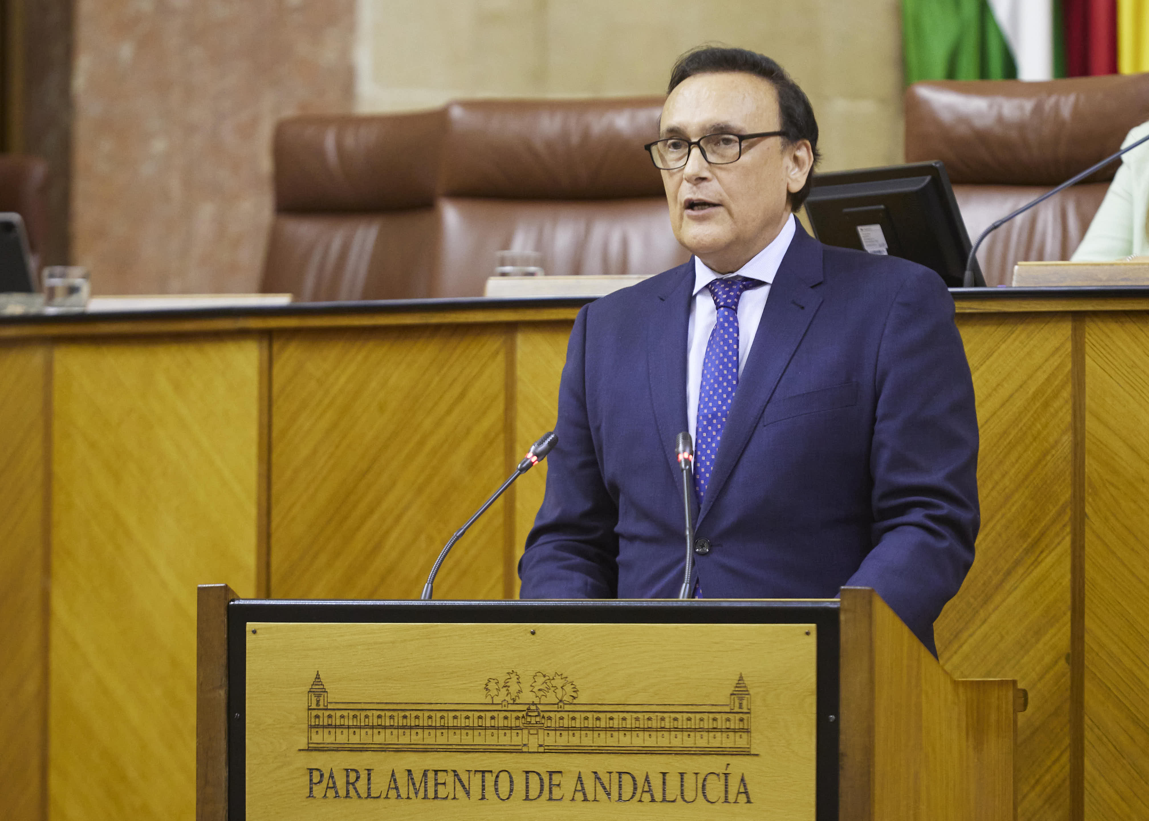 El consejero de Universidad, Investigación e Innovación, José Carlos Gómez, interviene en un debate de totalidad agrupado de dos proyectos de ley relativos a universidades privadas. El consejero de Universidad, Investigación e Innovación, José Carlos Gómez, interviene en un debate de totalidad agrupado de dos proyectos de ley relativos a universidades privadas.