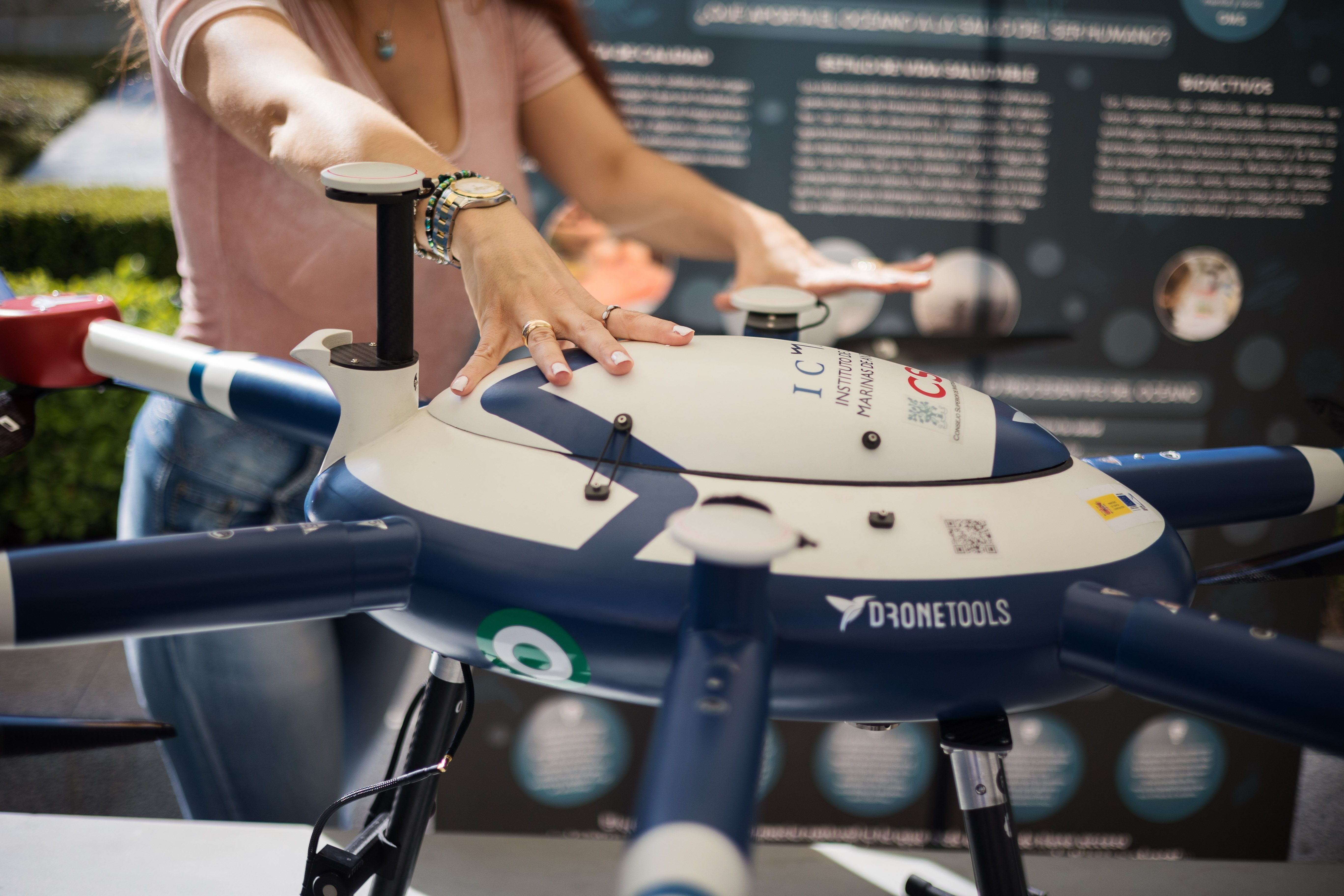 Uno de los drones utilizados por el CSIC para sus investiagiones. MANU JIMÉNEZ
