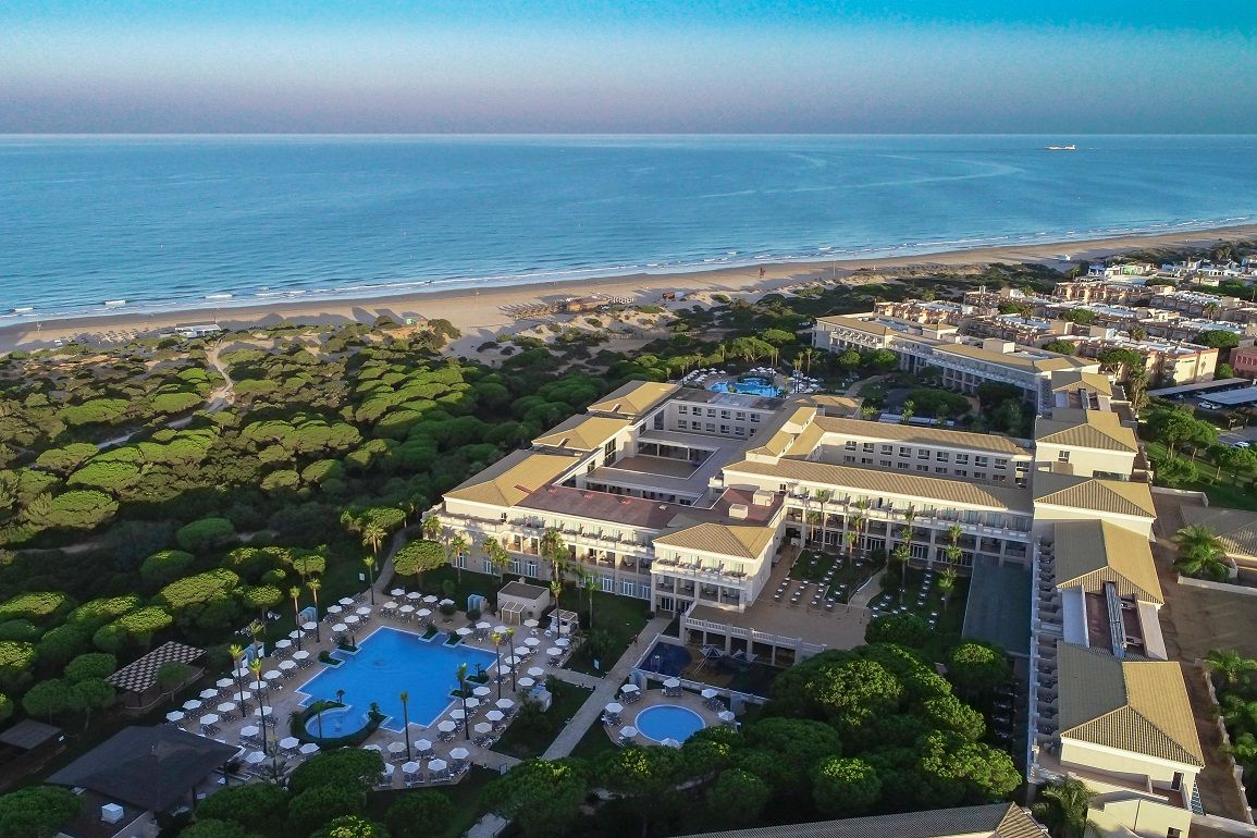 Un hotel de Chiclana en una fotografía de archivo.