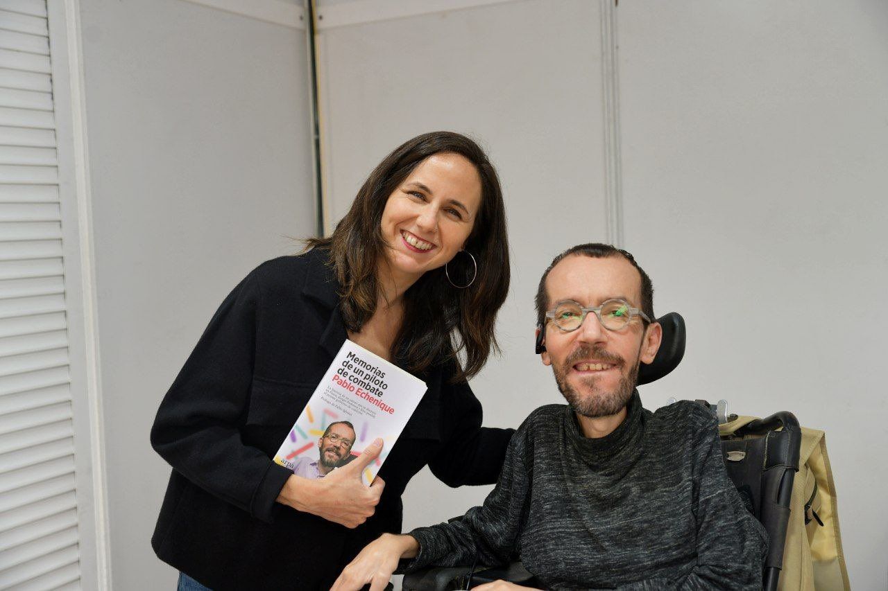 Ione Belarra, secretaria general de Podemos, junto a Echenique.